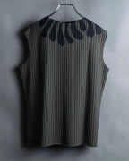 "FENDI" Logo print V-neck sleeveless top