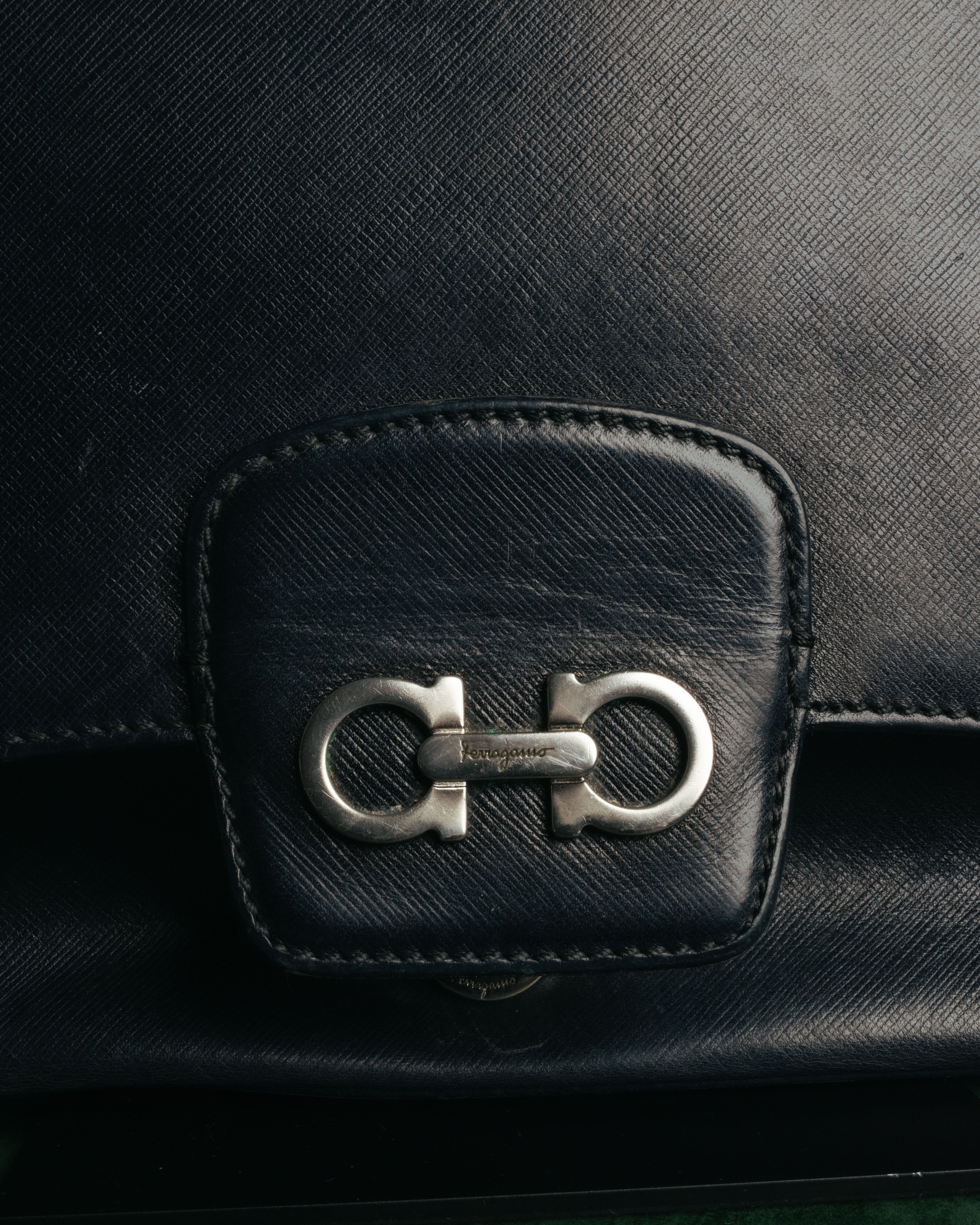 “Salvatore Ferragamo” 2010’s Gancini leather shoulder bag