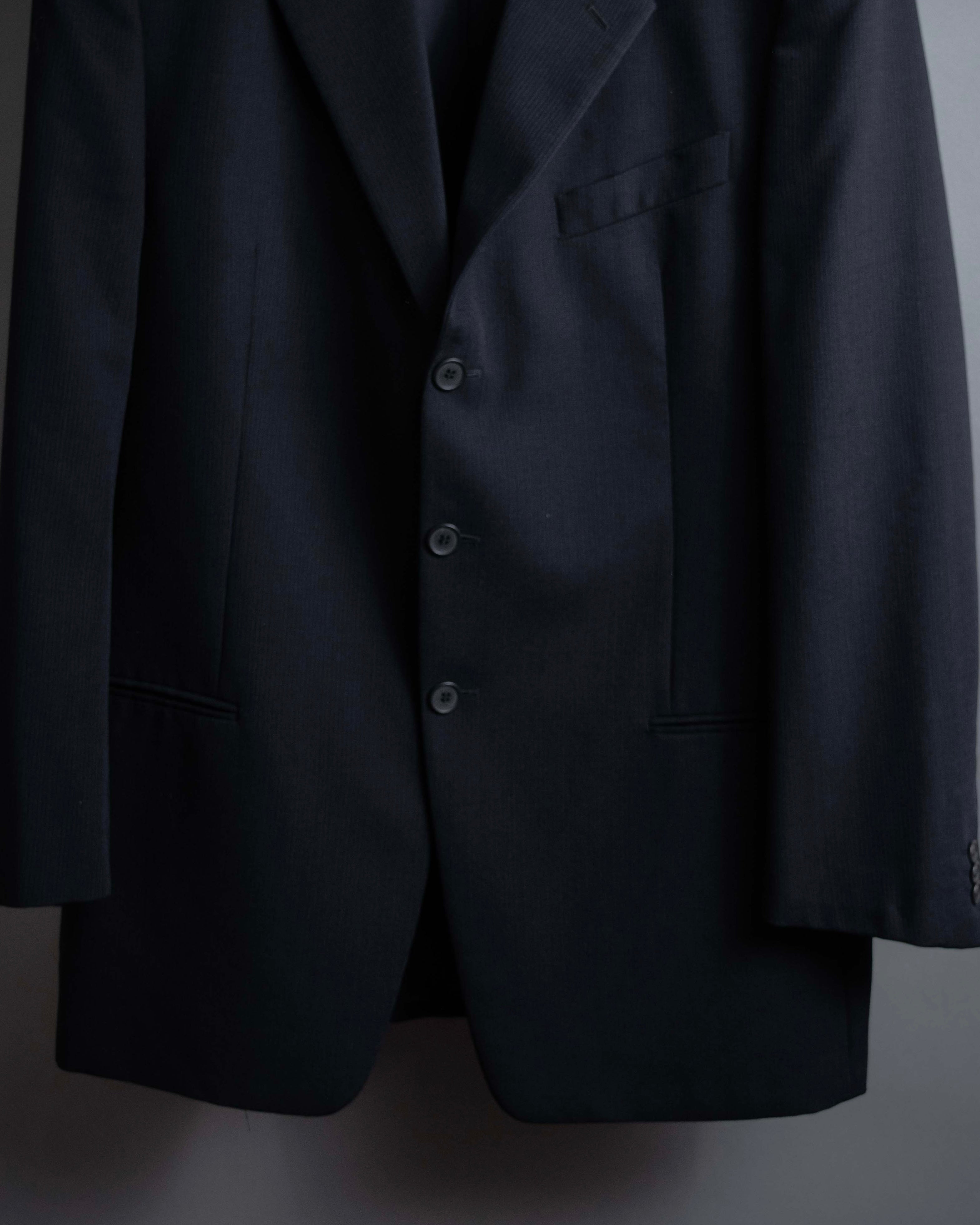 "GIORGIO ARMANI" LE COLLEZIONI line shadow stripe pattern set up