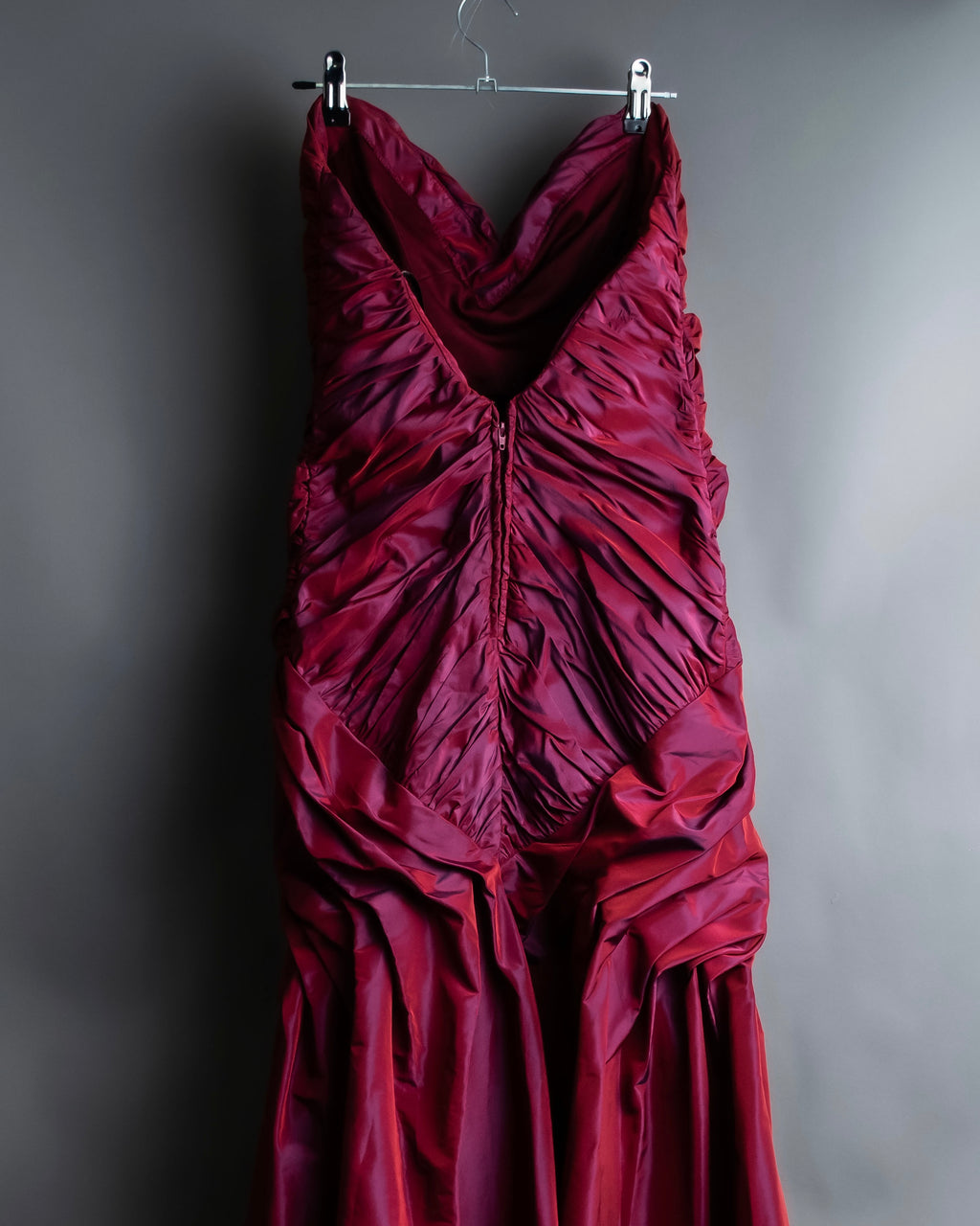 "TADASHI SHOJI" Beautiful color design dress