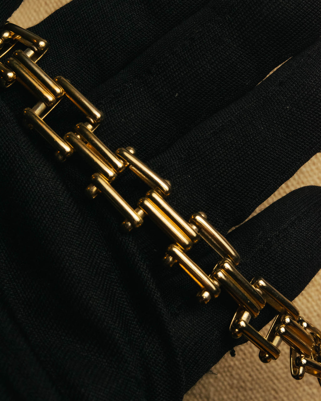 “Vintage“ Geometric link gold tone necklace