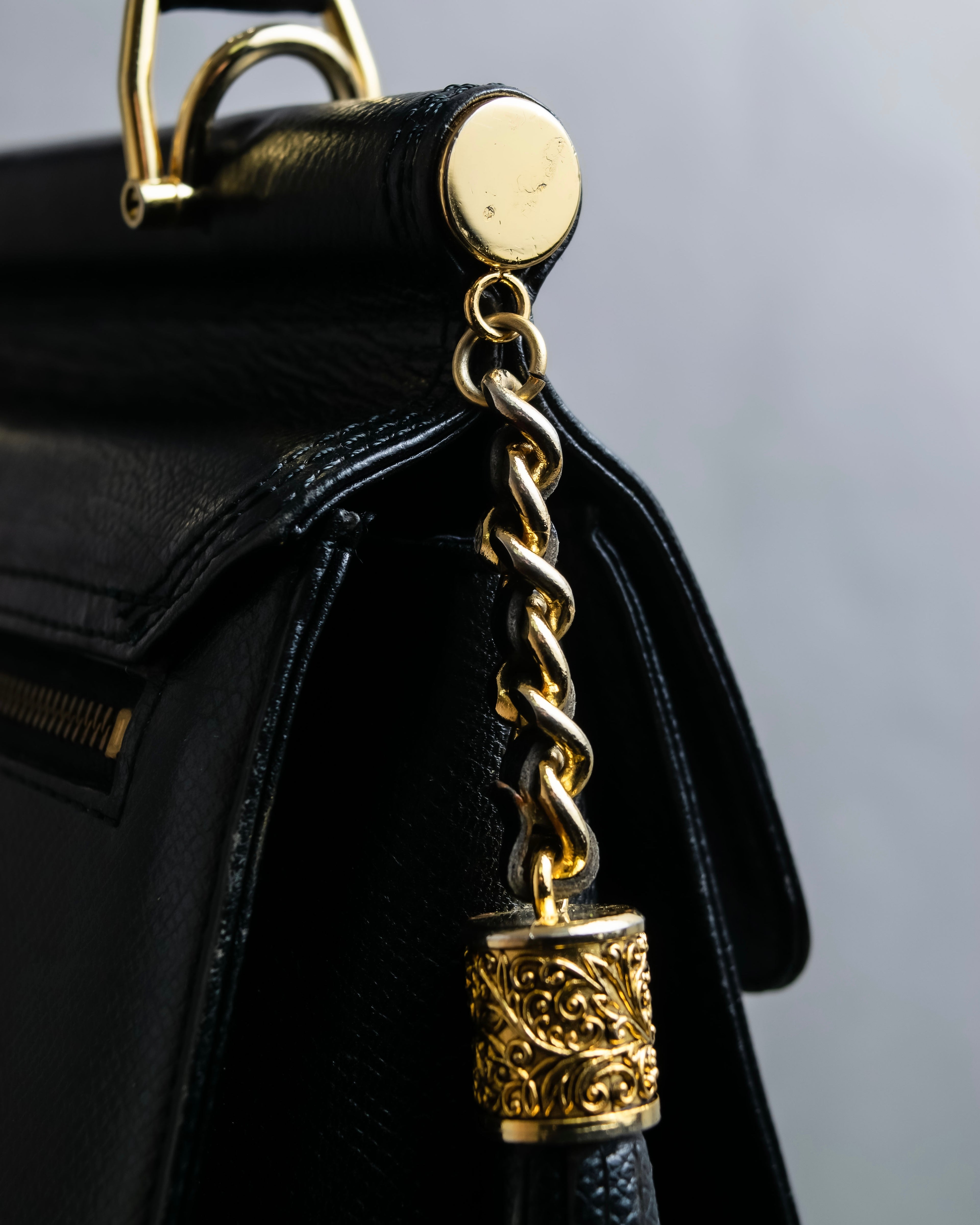 "VALENTINO" Garavani gold metal design leather hand bag