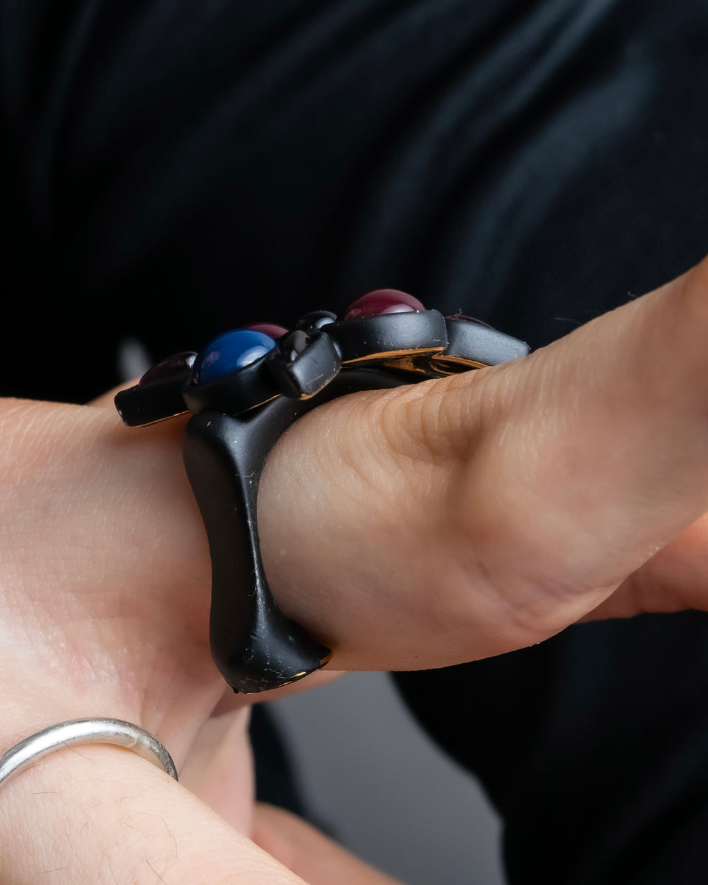 "LOUIS VUITTON"　Geometric color stone ring