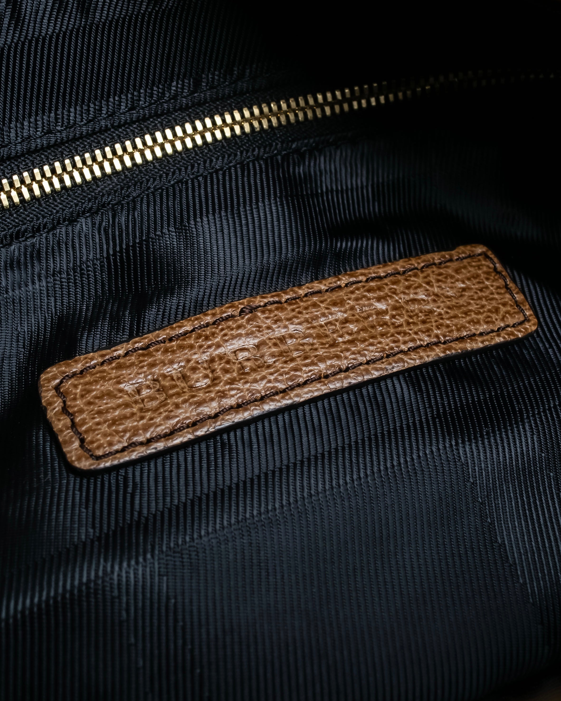 "BURBERRY" Chain design grained full grain leather shoulder bag