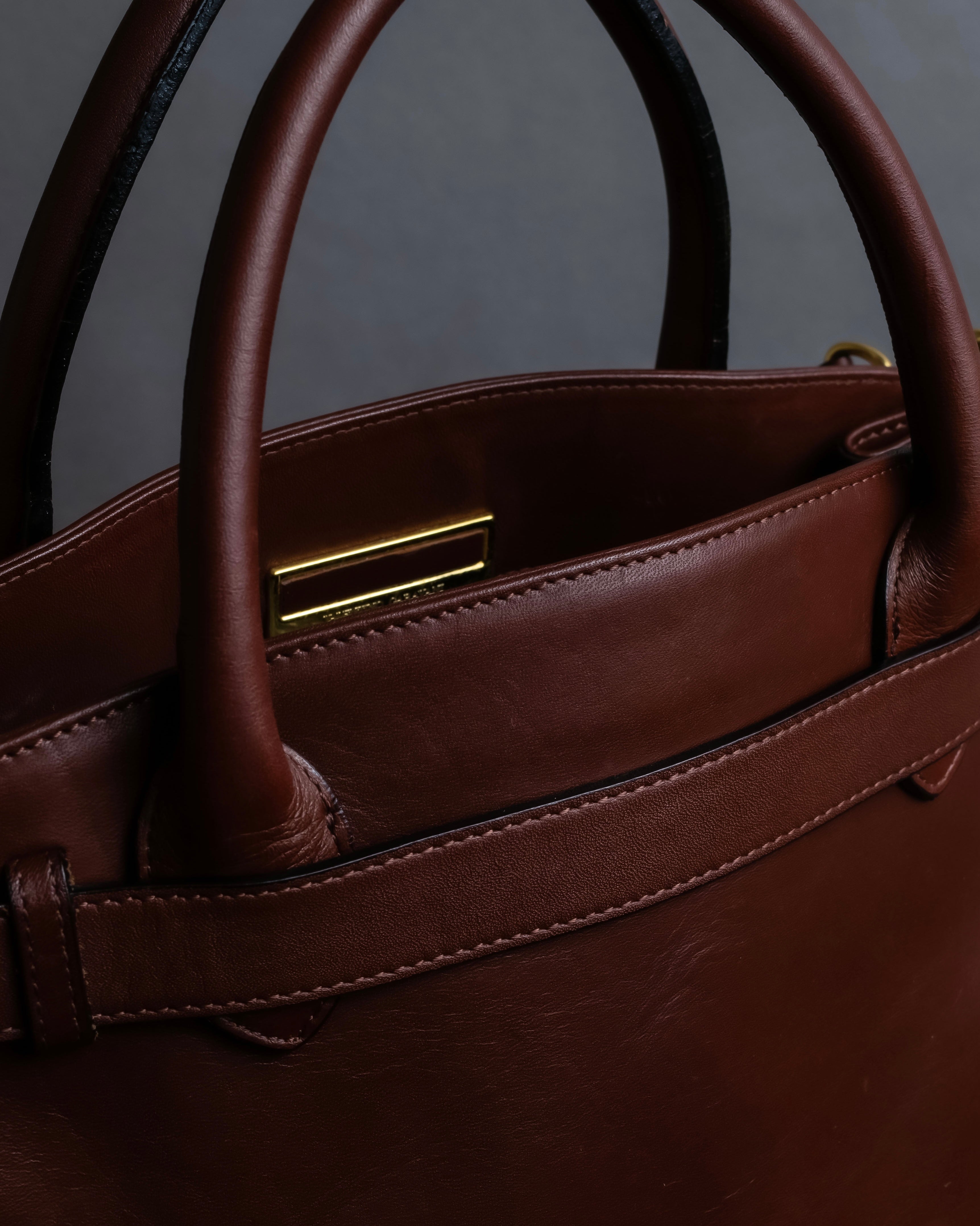 "Valentino Garavani" Reddish brown trapezoid silhouette 2way leather bag