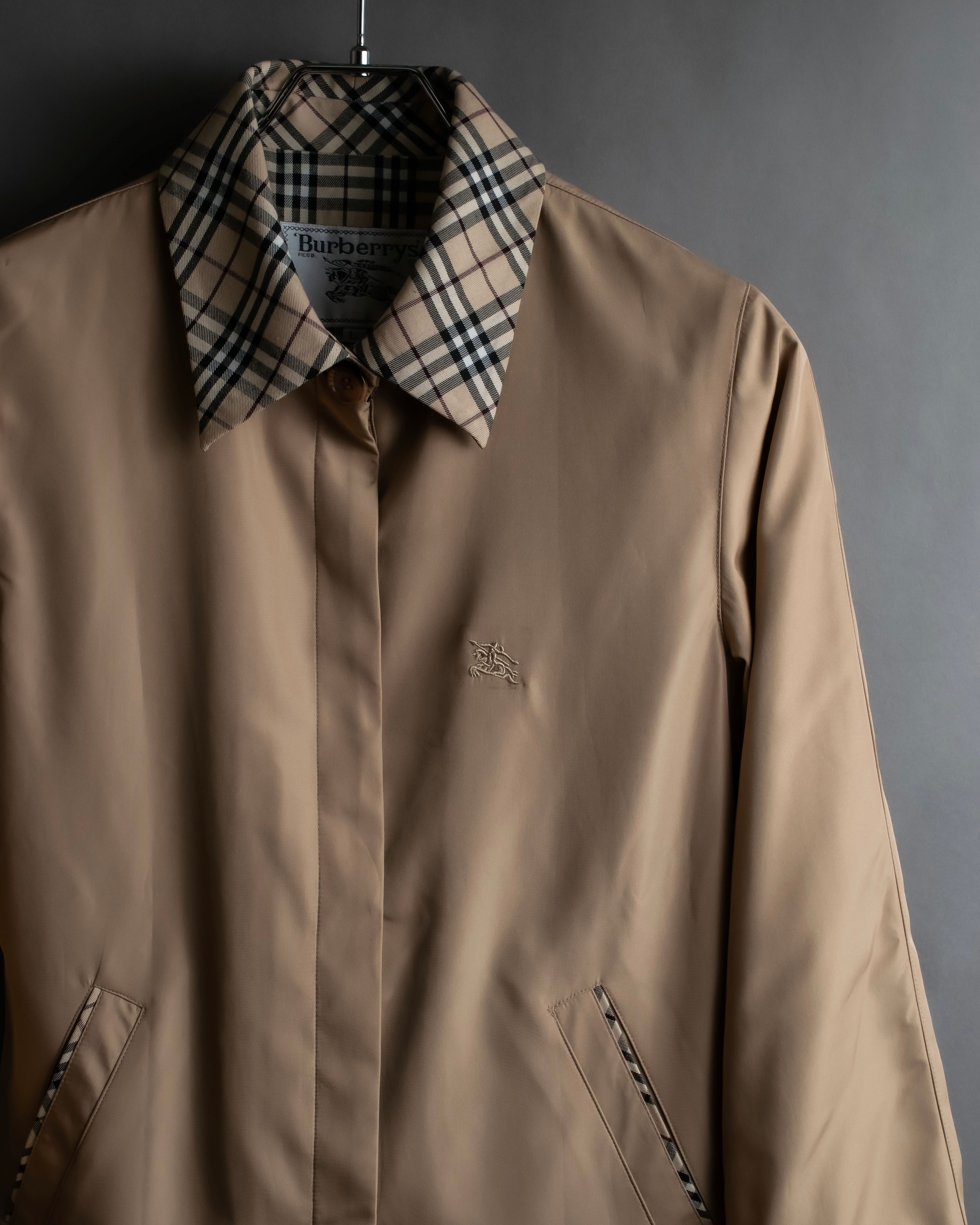 "BURBERRYS" Check reverse design short blouson