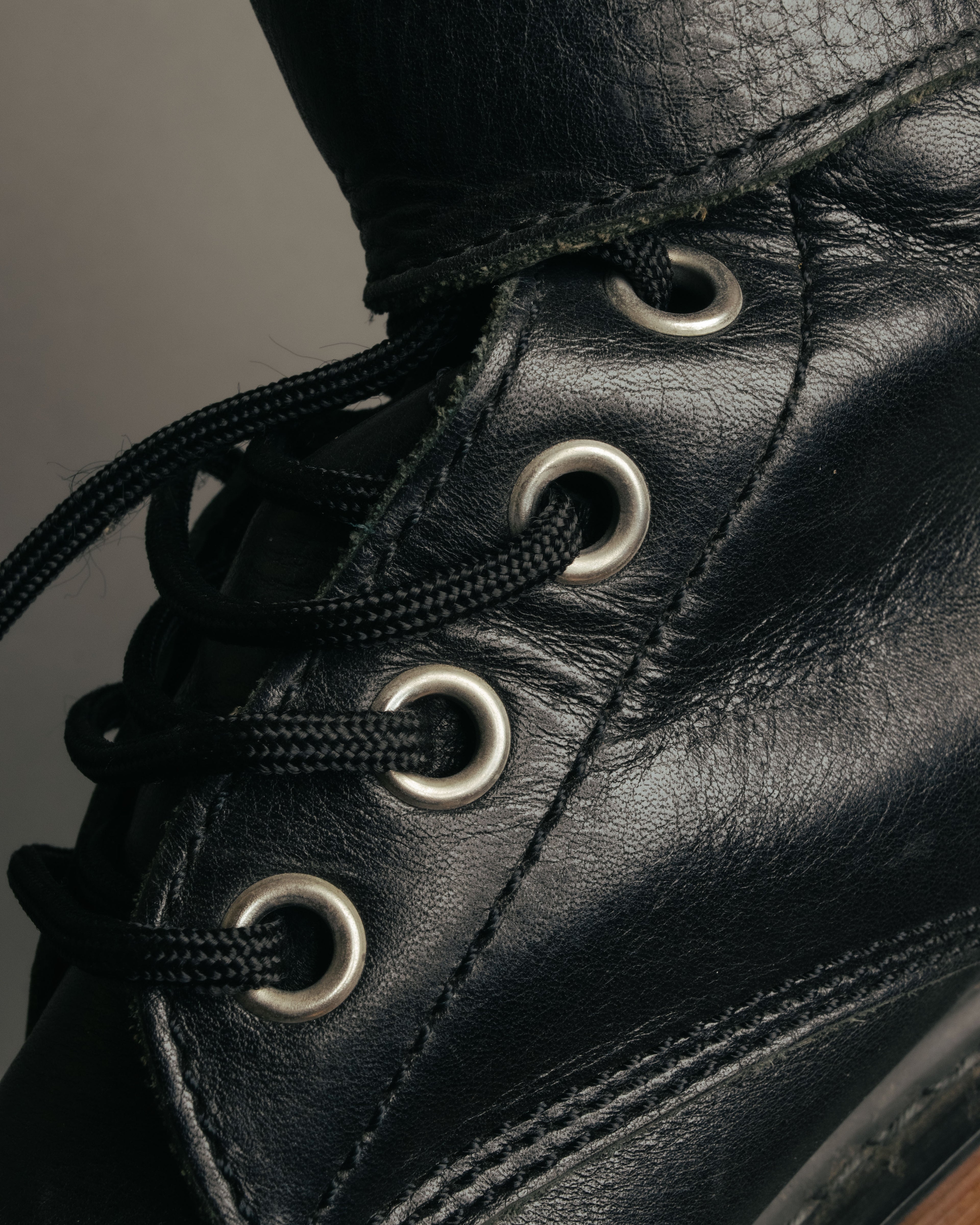 “COMME des GARÇONS HOMME”
00’s-10’s Double buckle leather combat boots