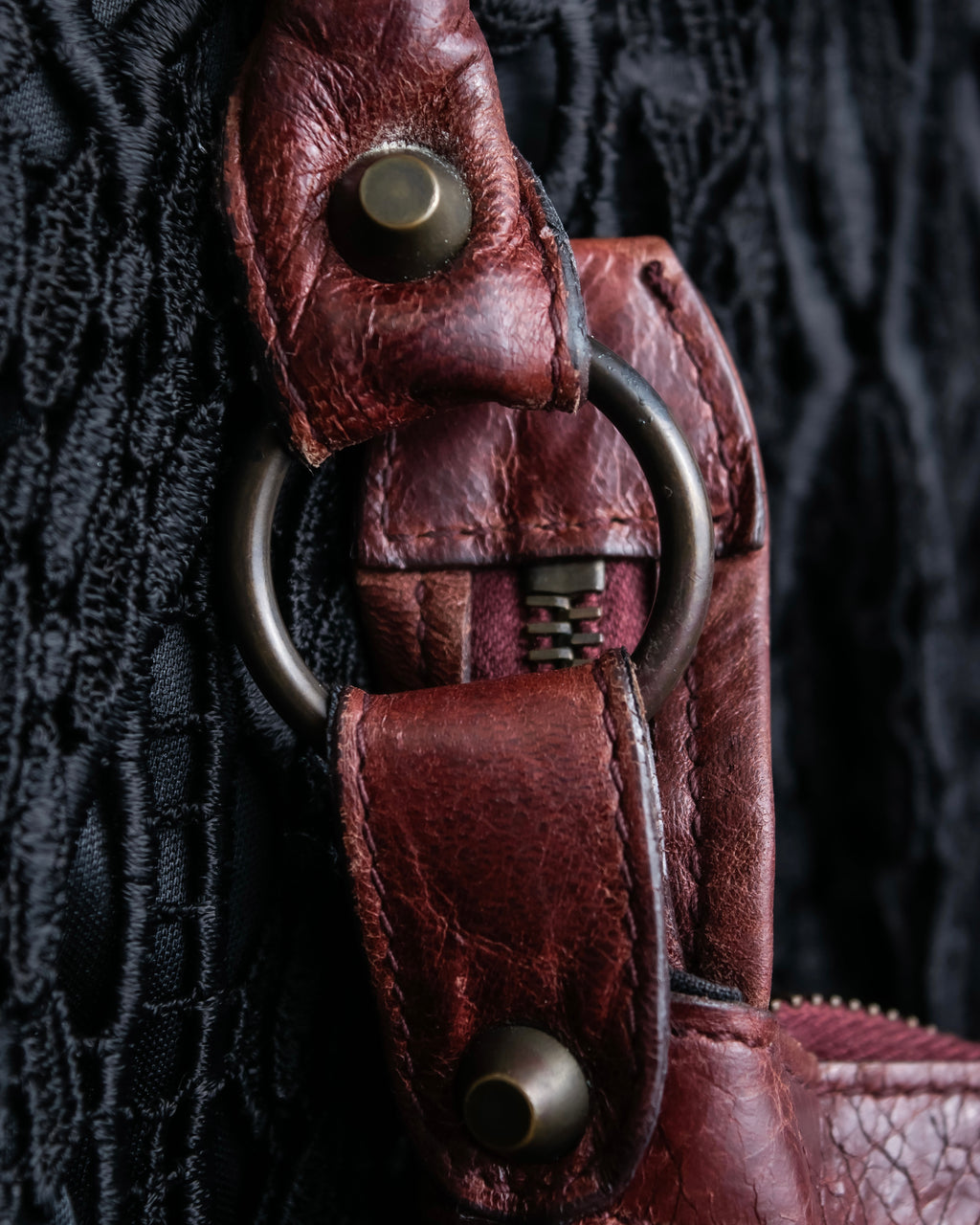 “BALENCIAGA” The Day leather one shoulder bag (burgundy)