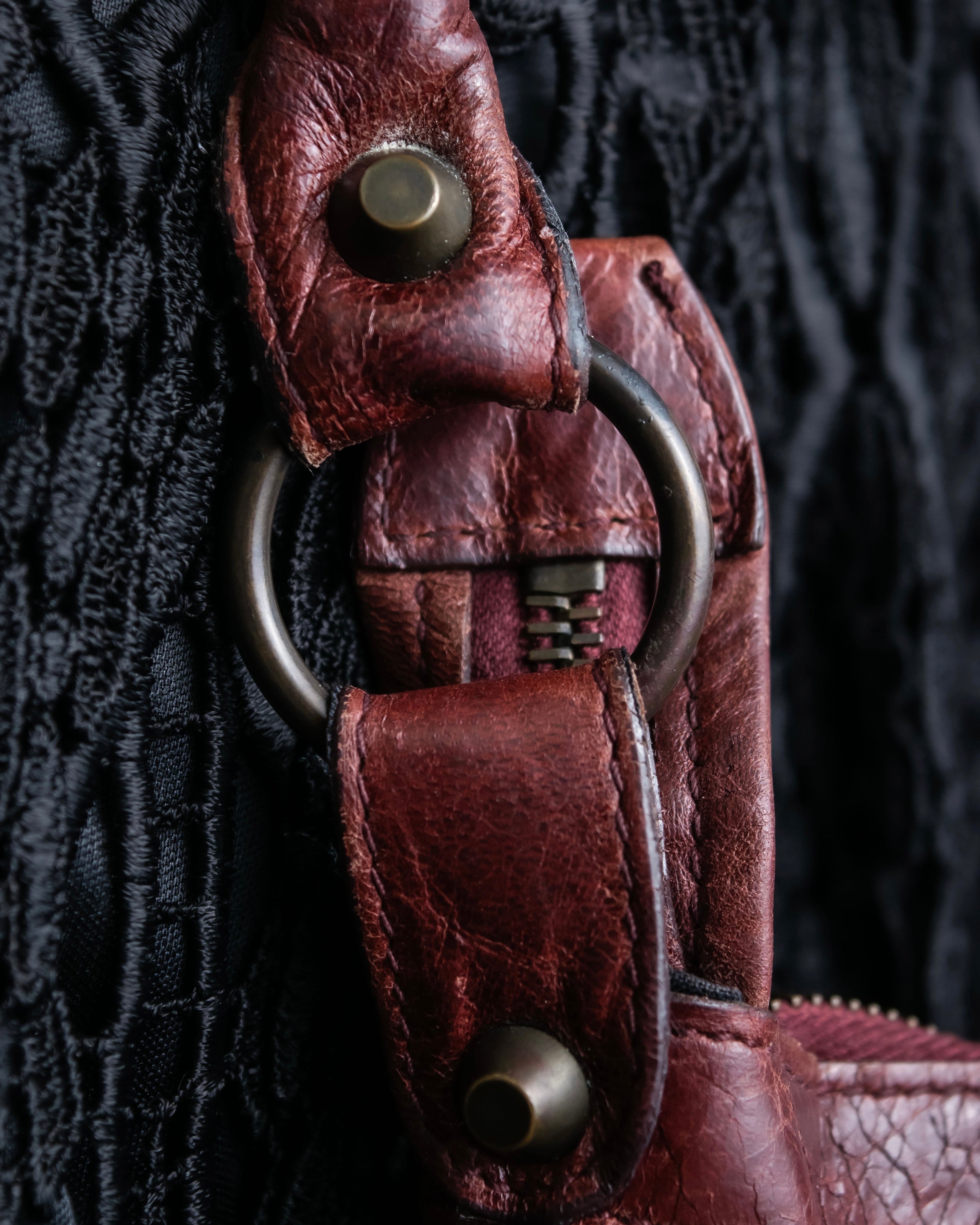 “BALENCIAGA” The Day leather one shoulder bag (burgundy)