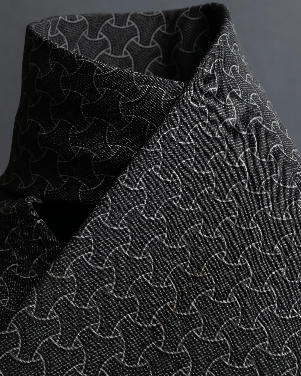 "GIORGIO ARMANI" Charcoal gray geometric pattern necktie