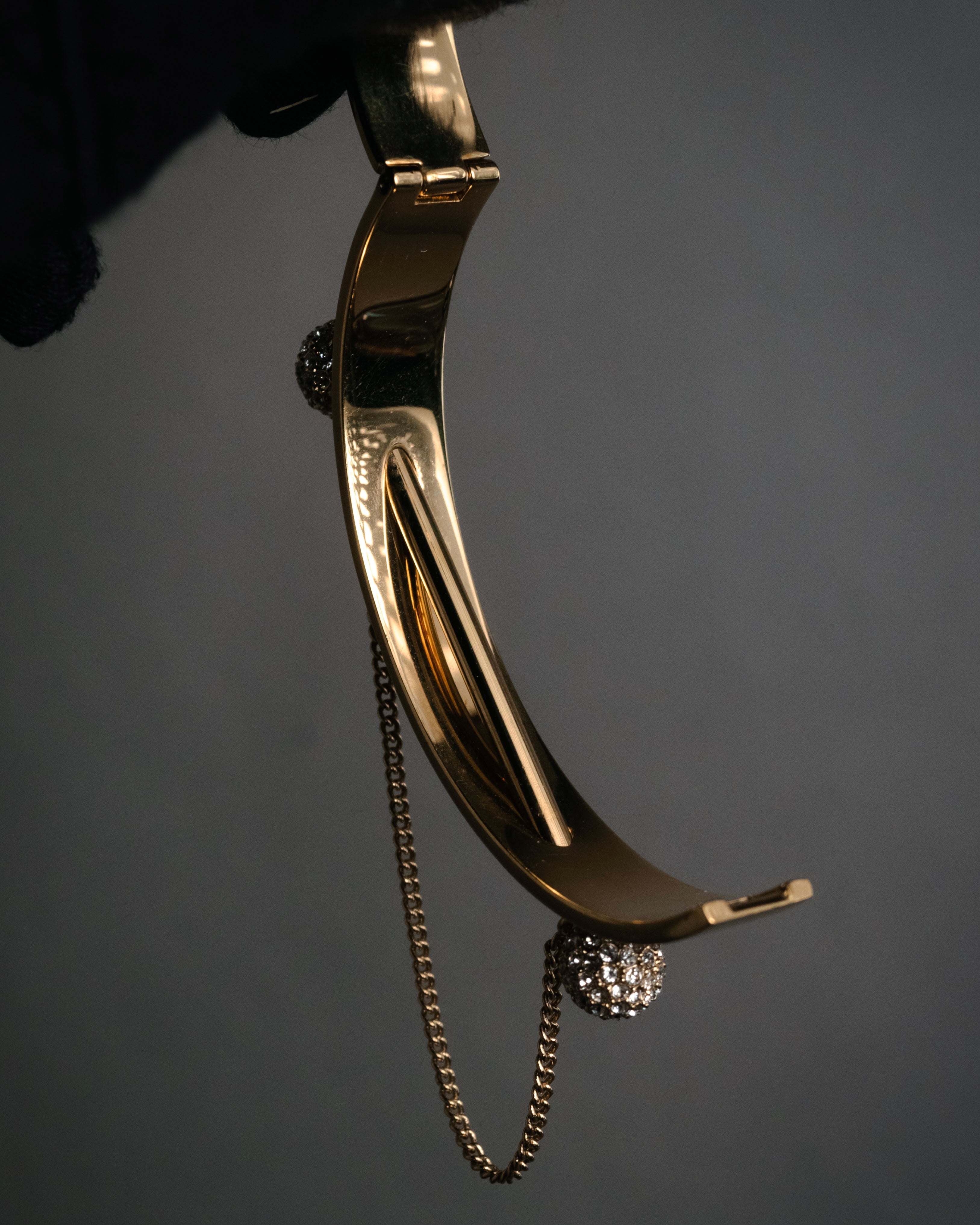 “Chloe” 2010’s crystal sphere chain bangle