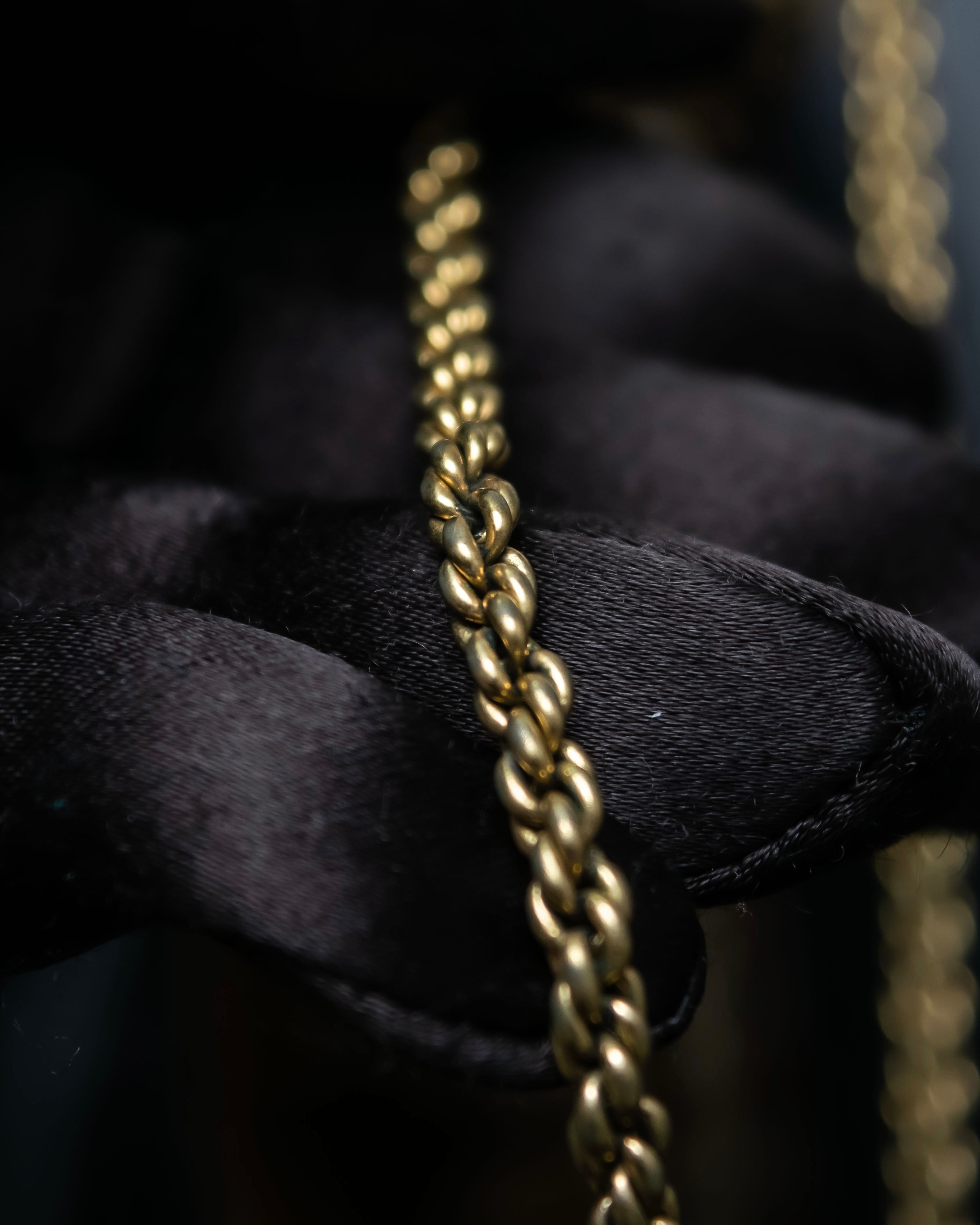 “Christian Dior” beautiful thick gold chain necklace