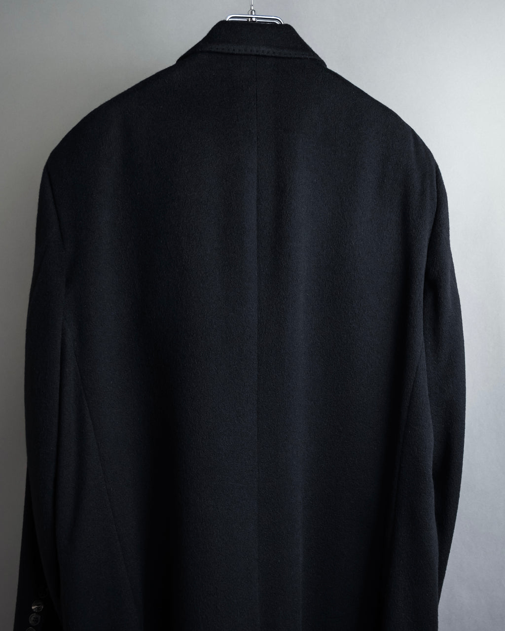 "CHRISTIAN DIOR MONSIEUR" 
Oversized double-breasted chester coat