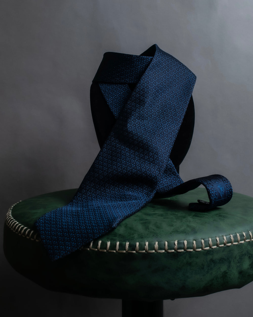 "GUCCI" Navy micro pattern silk necktie