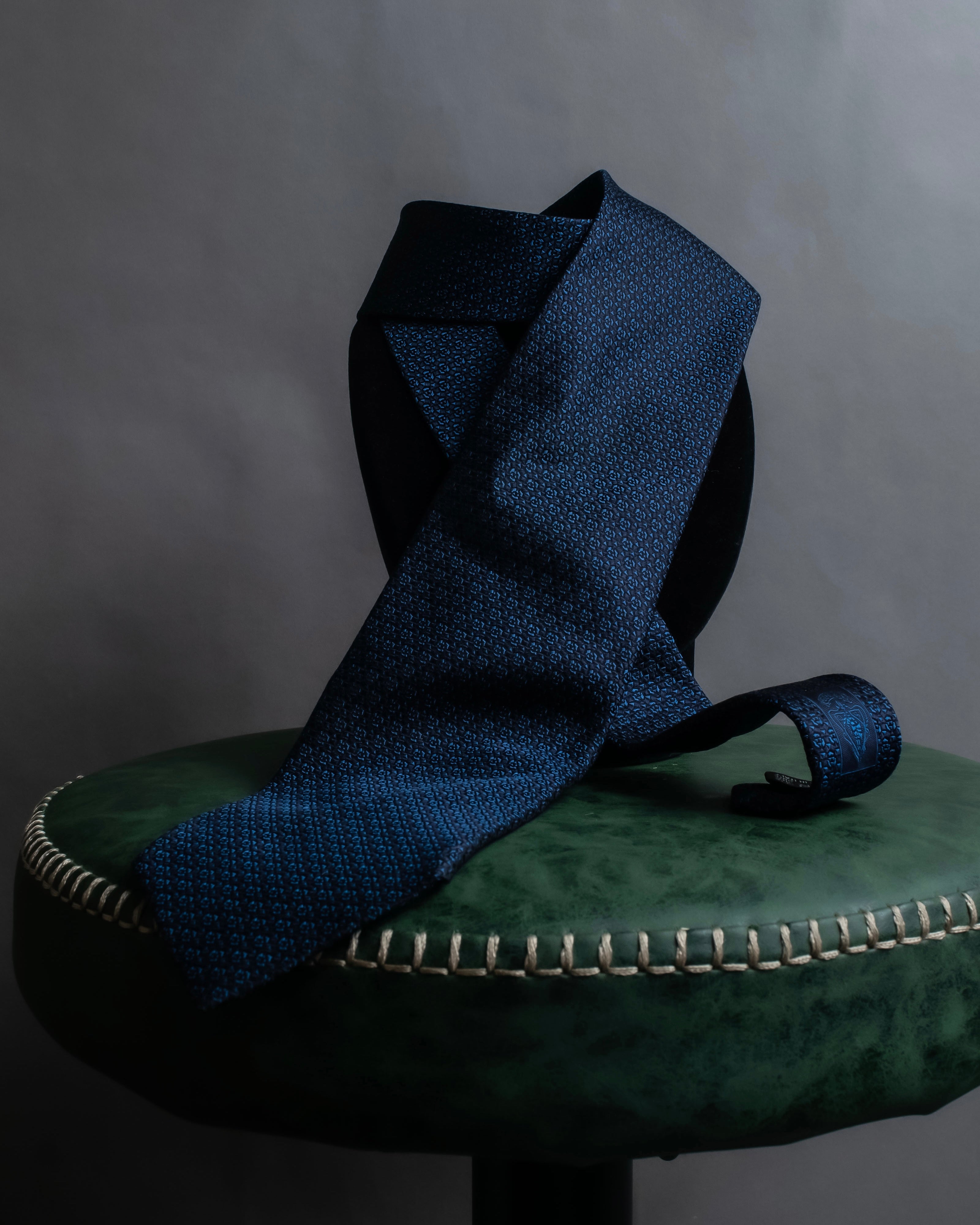 "GUCCI" Navy micro pattern silk necktie