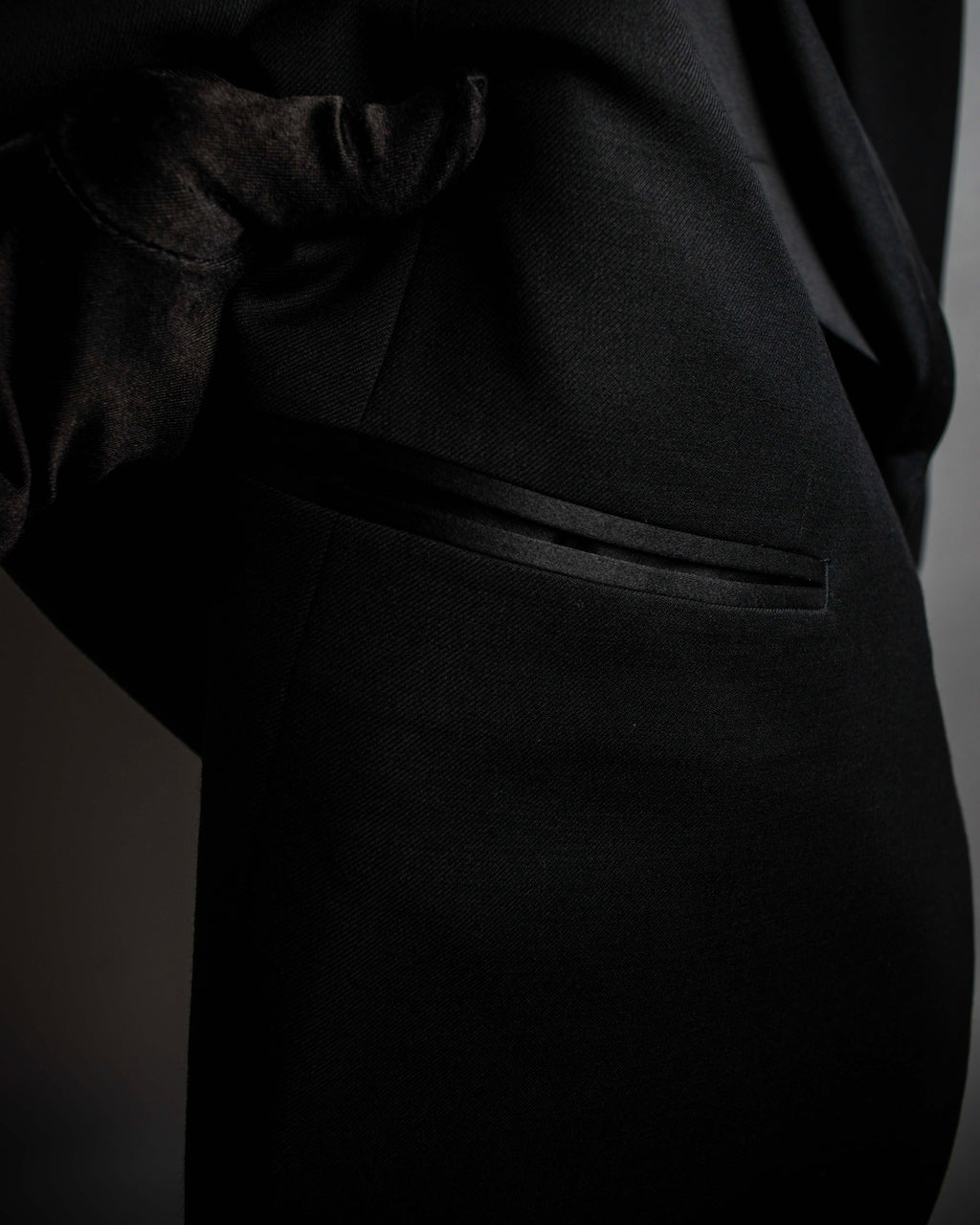 "CHRISTIAN DIOR MONSIEUR" Classical tailored Zegna base satin tuxedo set up