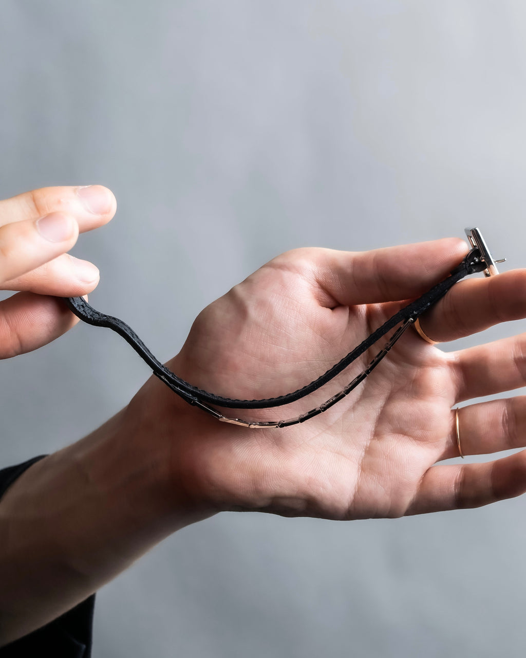 "GUCCI" Logo cat engraved leather bracelet