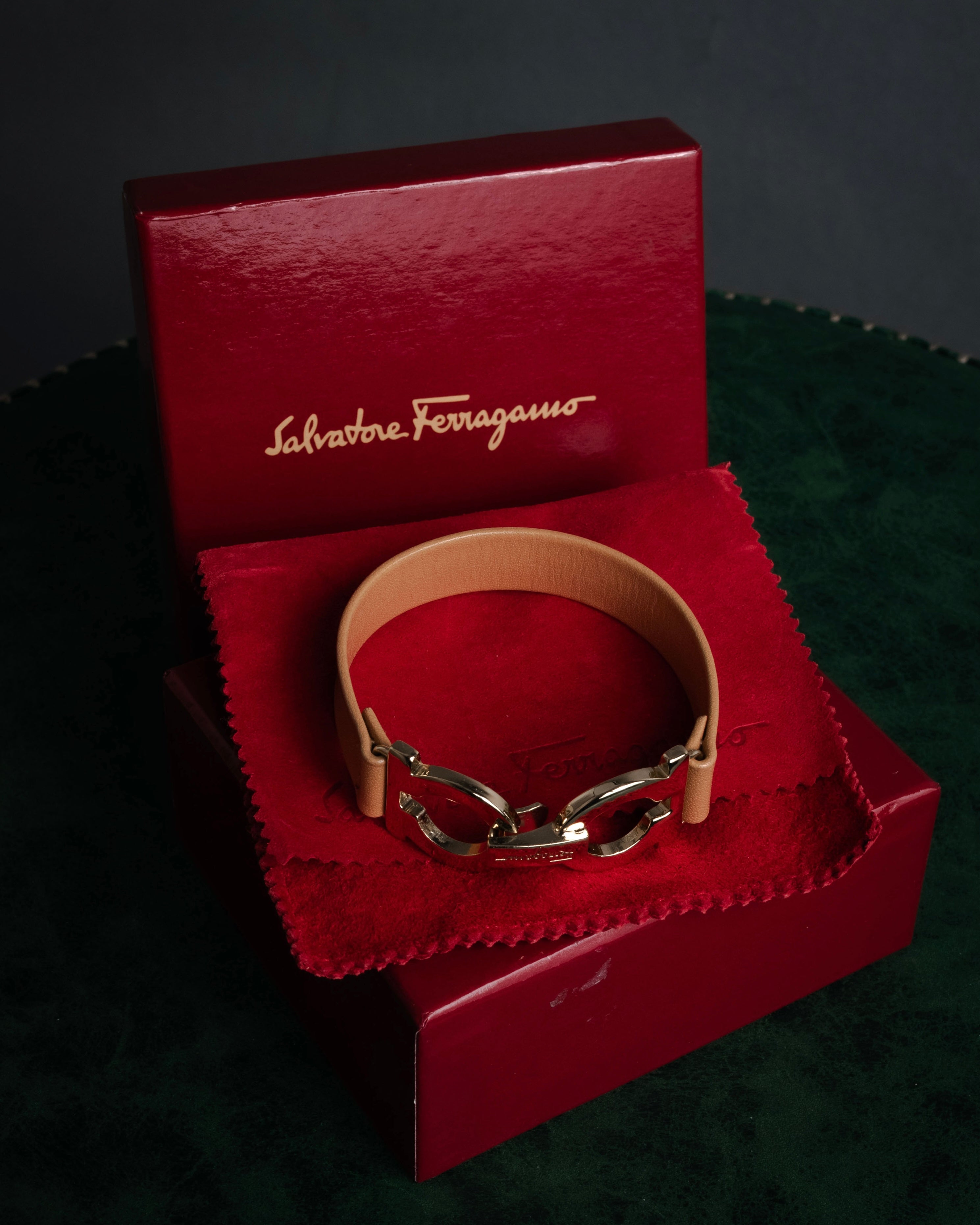 “Salvatore Ferragamo” 2000’s Gancini leather bracelet