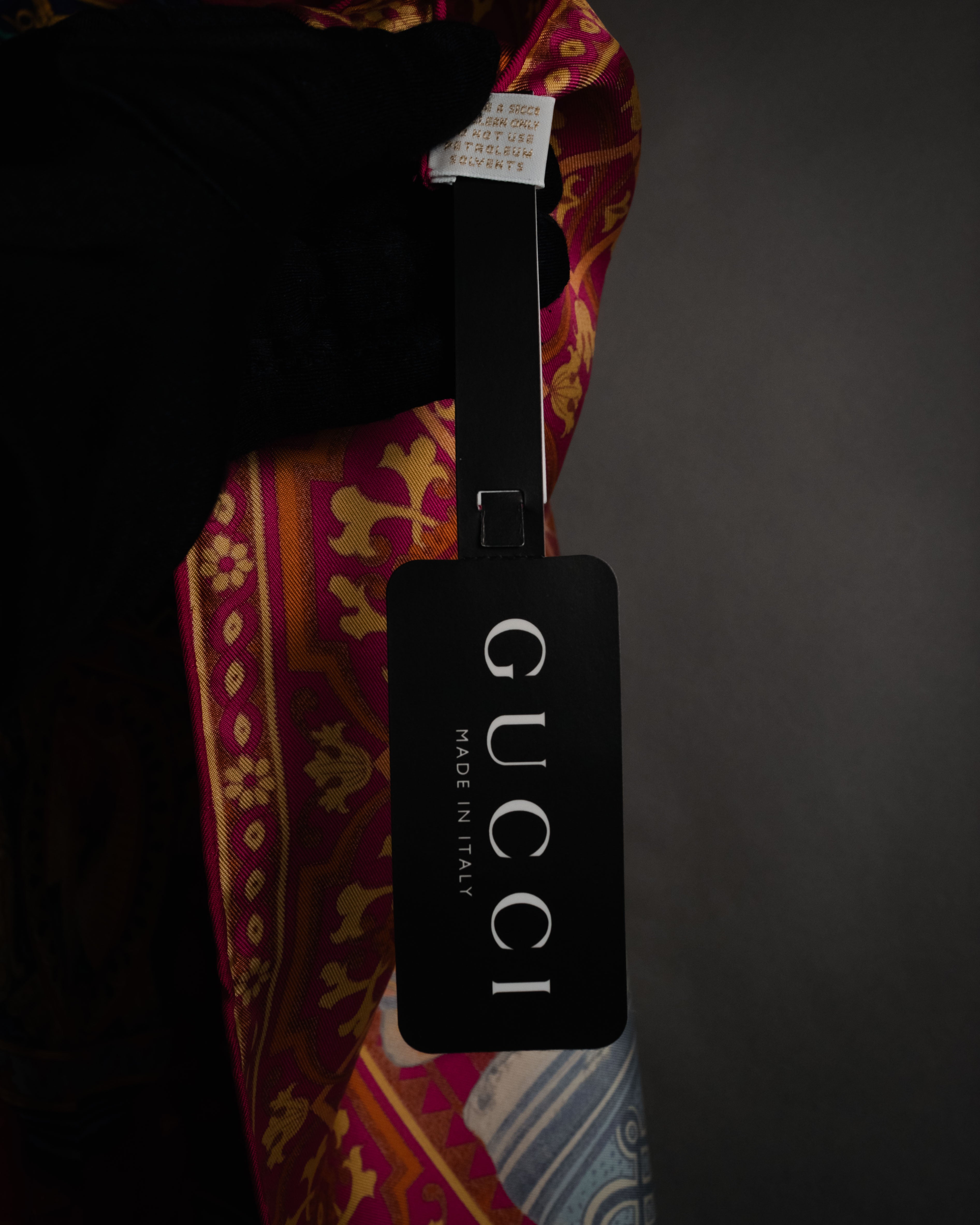 “GUCCI” 2016–2020 Ceramic motif silk foulard scarf