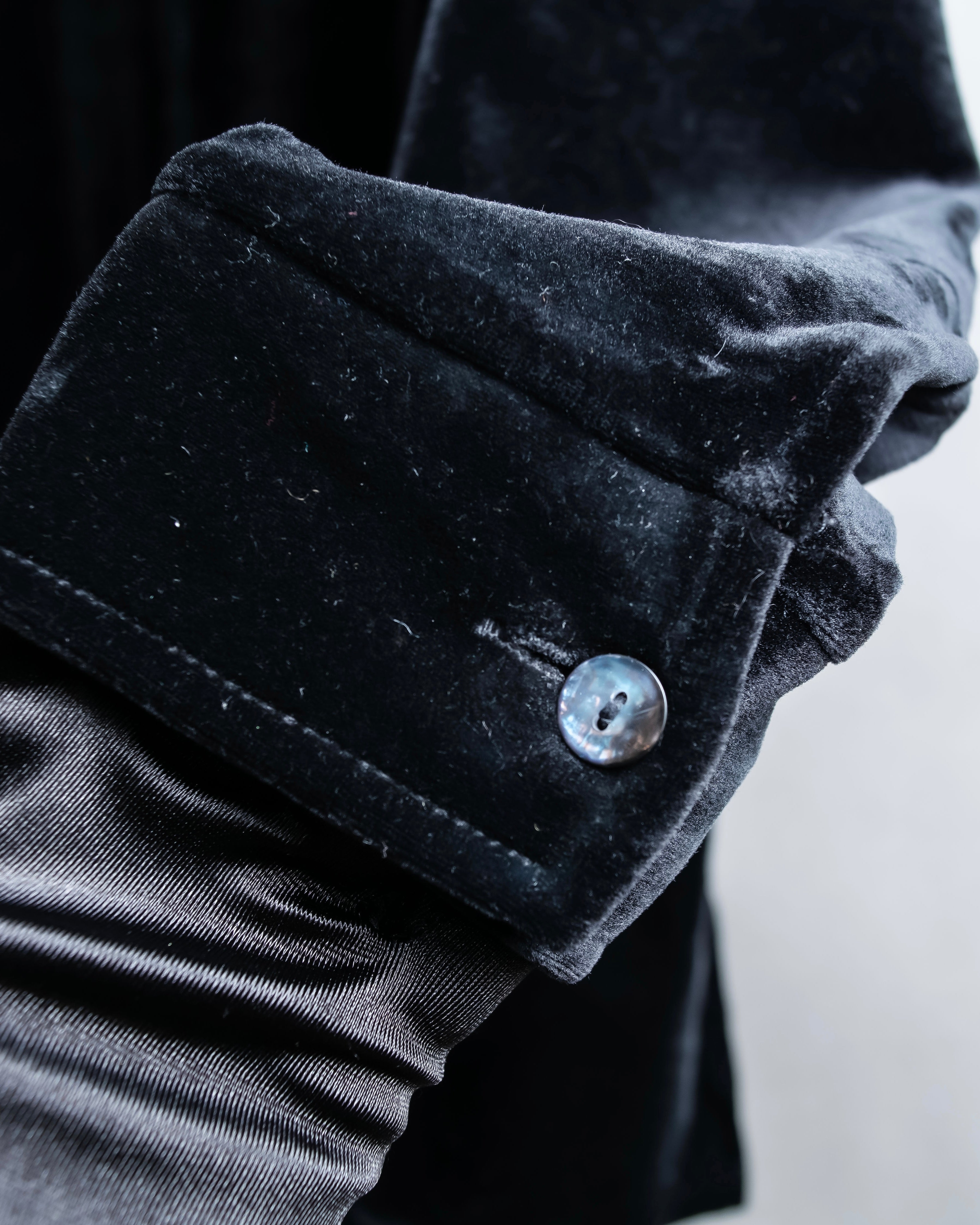 "EXPRESS" Beautiful glossy regular color velour shirt