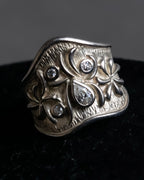 "Vintage flower motif silver ring"