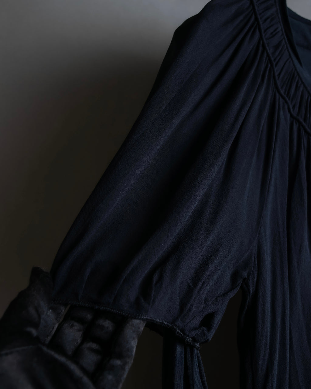 "CALVIN KLEIN" Layered sleeve gathered design pullover