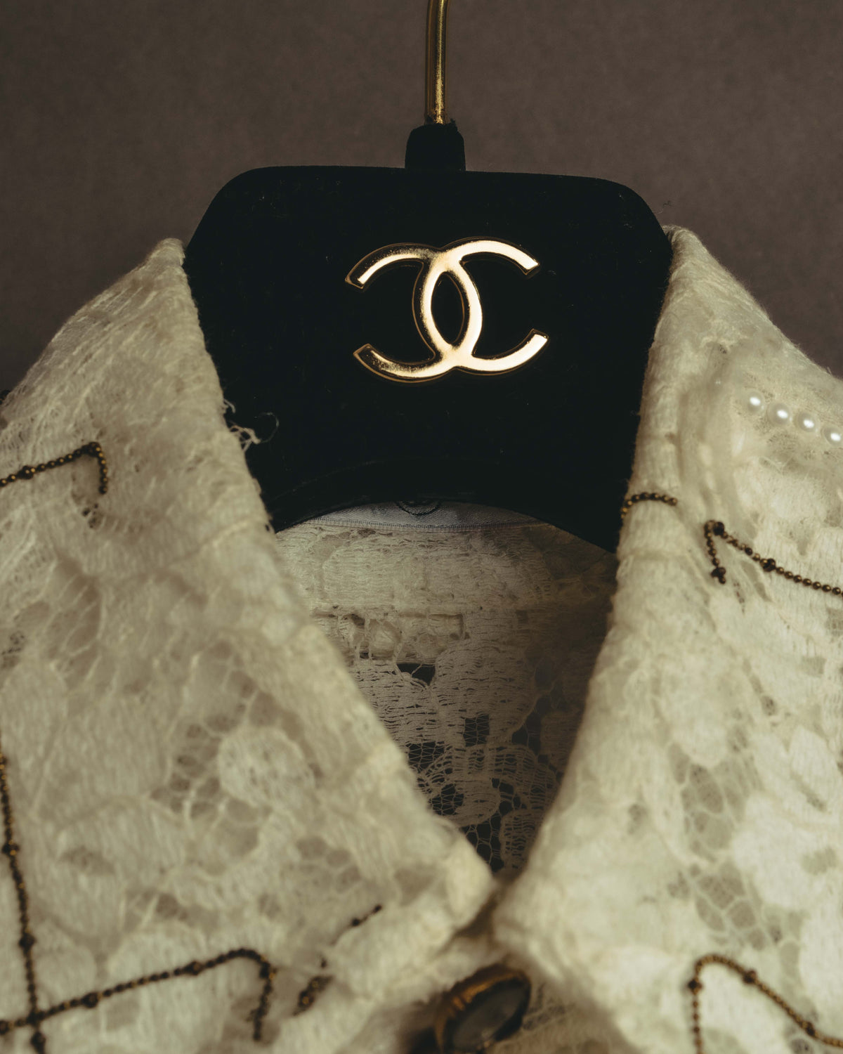 -SPECIAL- "CHANEL" 10's-20's Embellished floral lace and pearl check oversized shirt