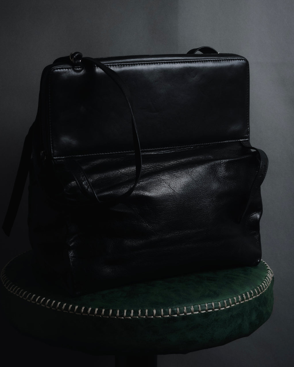 –SPECIAL– "ANN DEMEULEMEESTER" 2010-2013 Transformable roll-top vitello leather bag