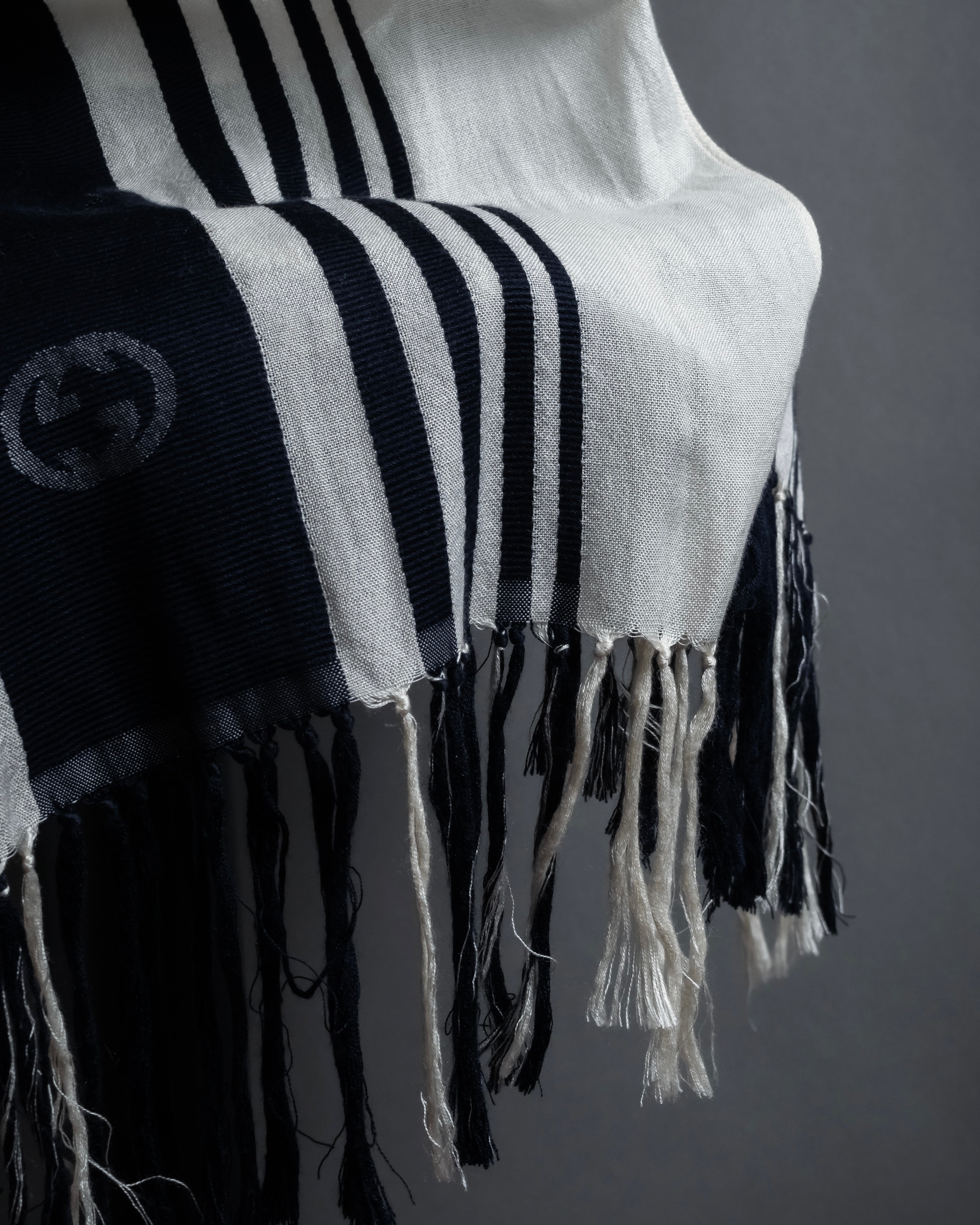 "GUCCI" 90's-00's Line fringe design two-tone long stole