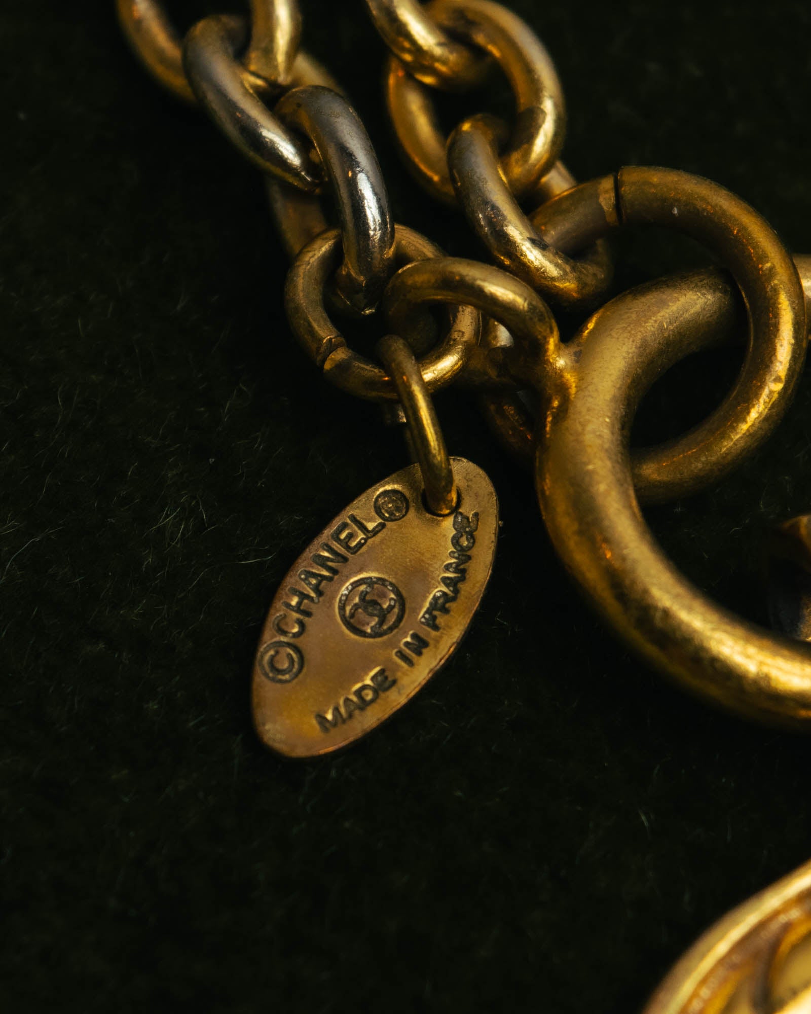 -SPECIAL- “CHANEL” 80’s-90’s Quilted cc pendant chain necklace