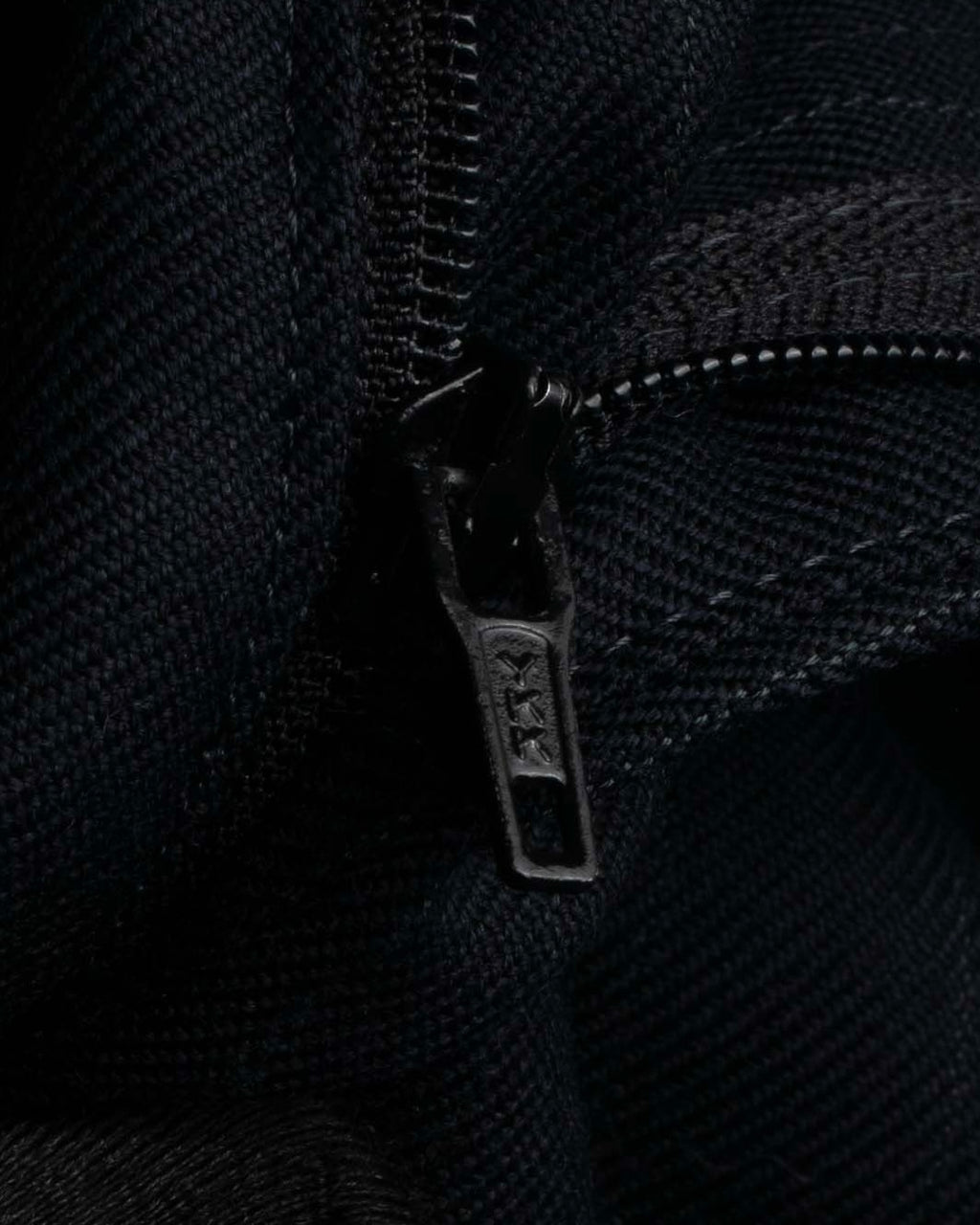 "YVES SAINT LAURENT" 00's shadow stripe pattern beautiful tailoring set up