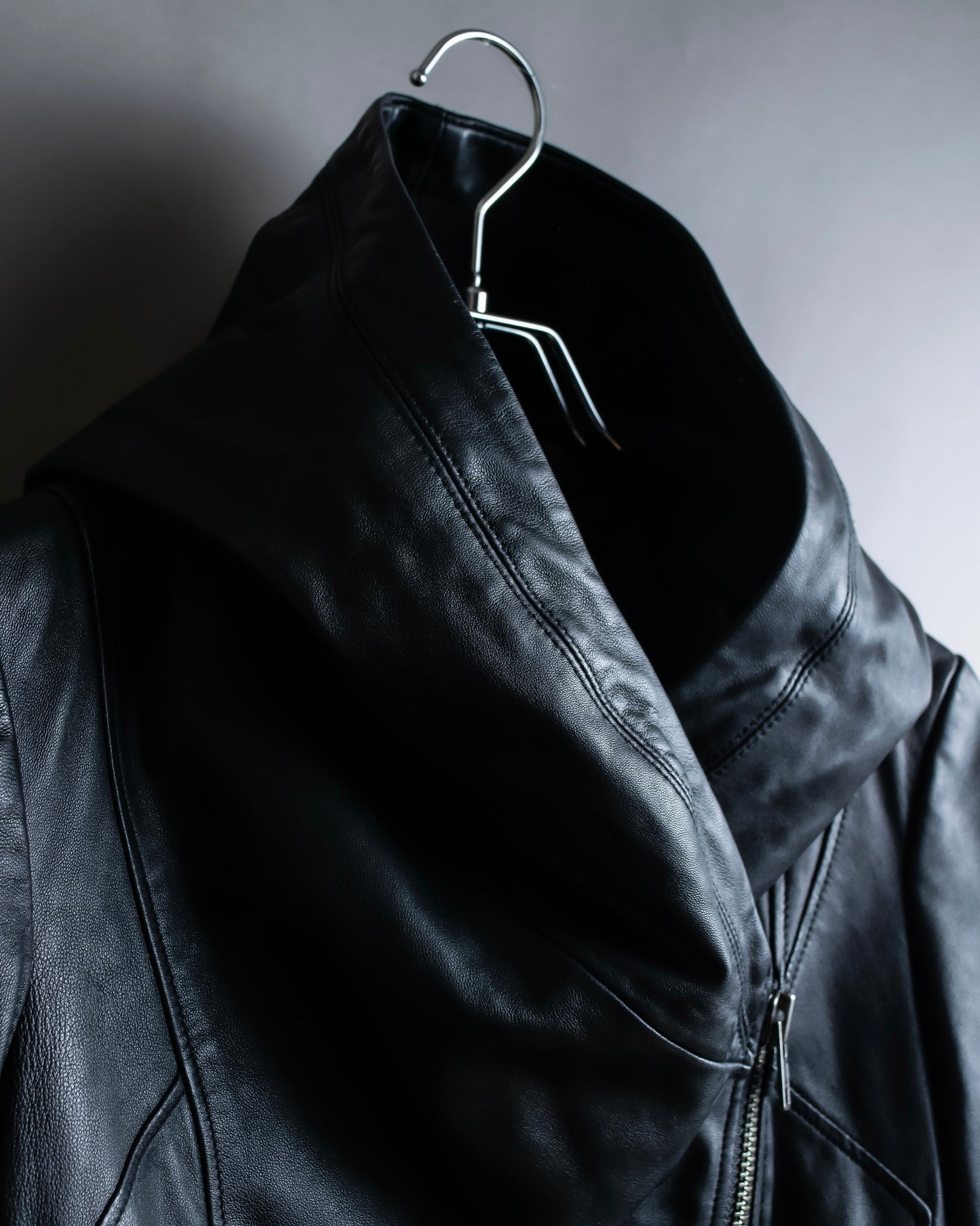 "HELMUT LANG"Boa switching shape leather zip-up jacket