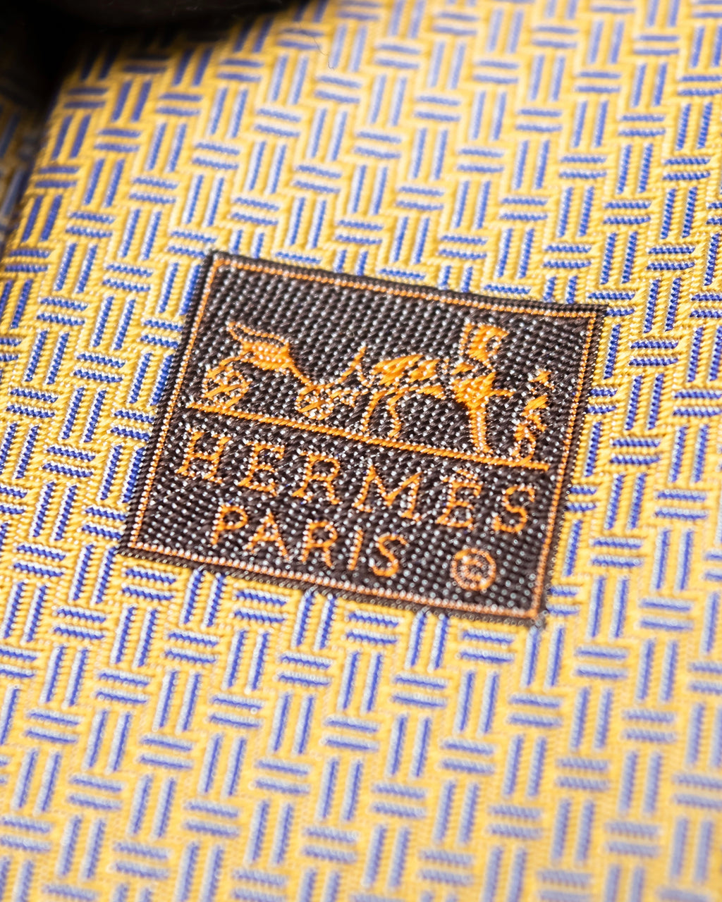 “HERMES” Double line patterned silk tie