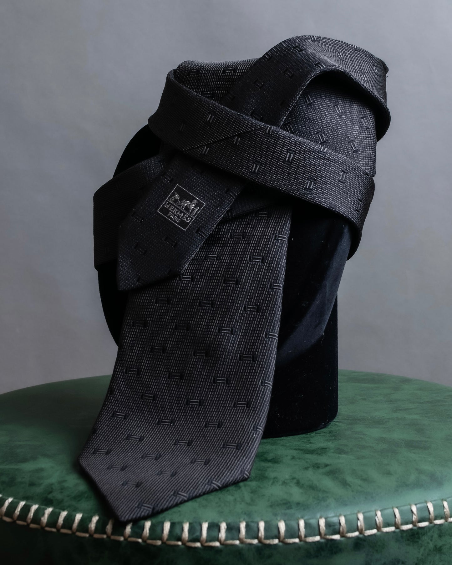 "HERMES" H embroidered pattern silk neck tie