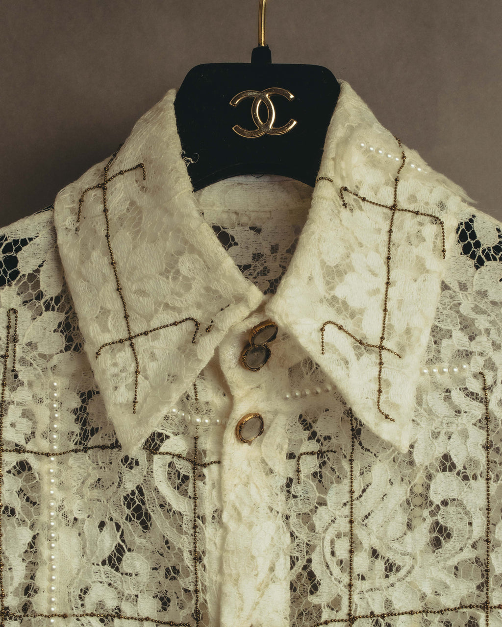 -SPECIAL- "CHANEL" 10's-20's Embellished floral lace and pearl check oversized shirt