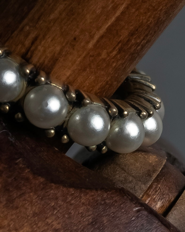 "Christian Dior" Eternity design pearl arrangement gold ring