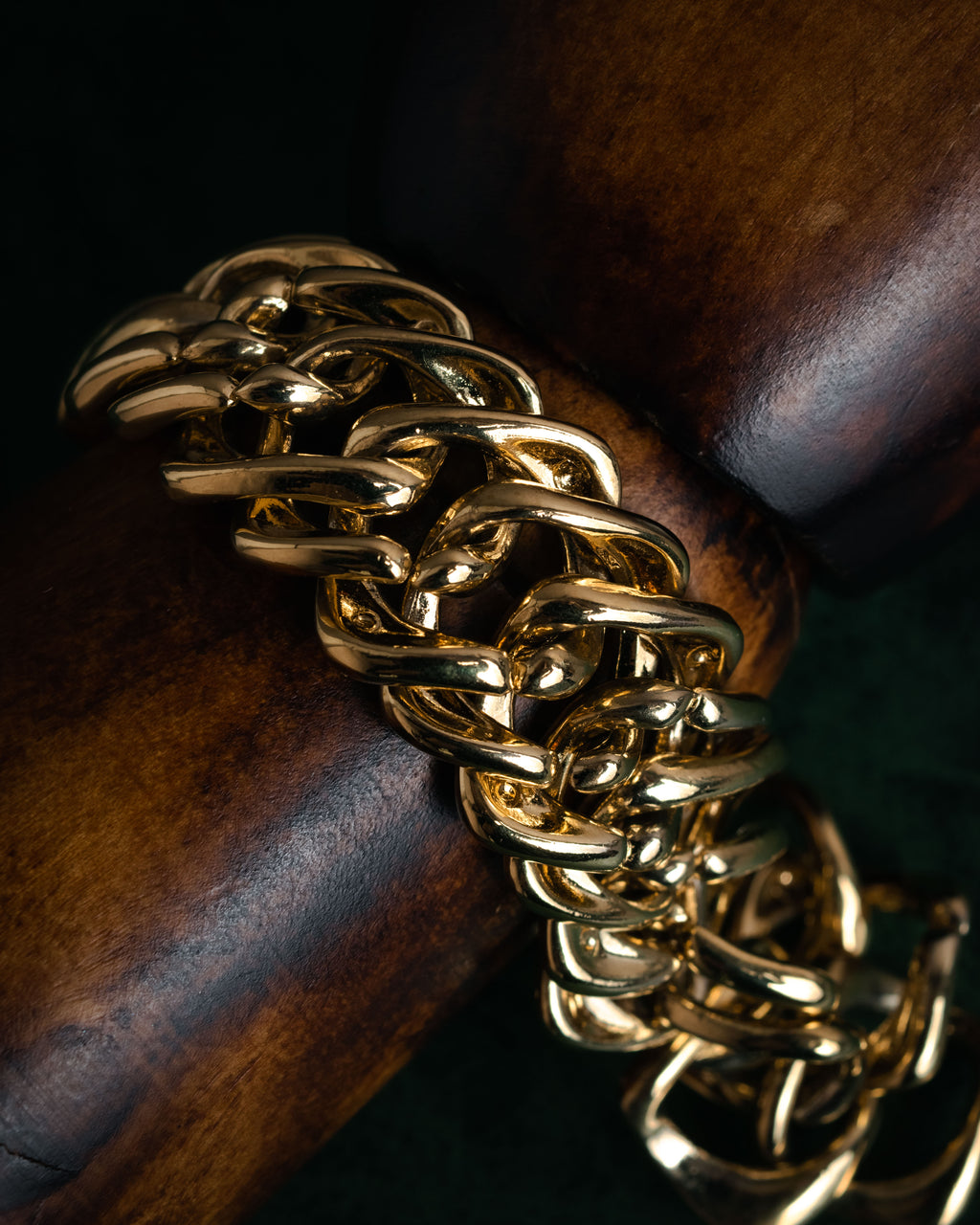 –SPECIAL– “Yves Saint Laurent” 90’s sculptural chain bracelet