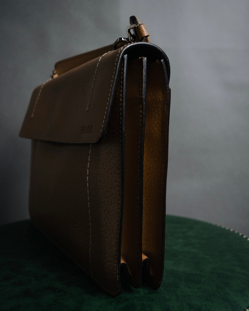 "PRADA" 90’s-00’s Minimalist embossed logo accordion bag