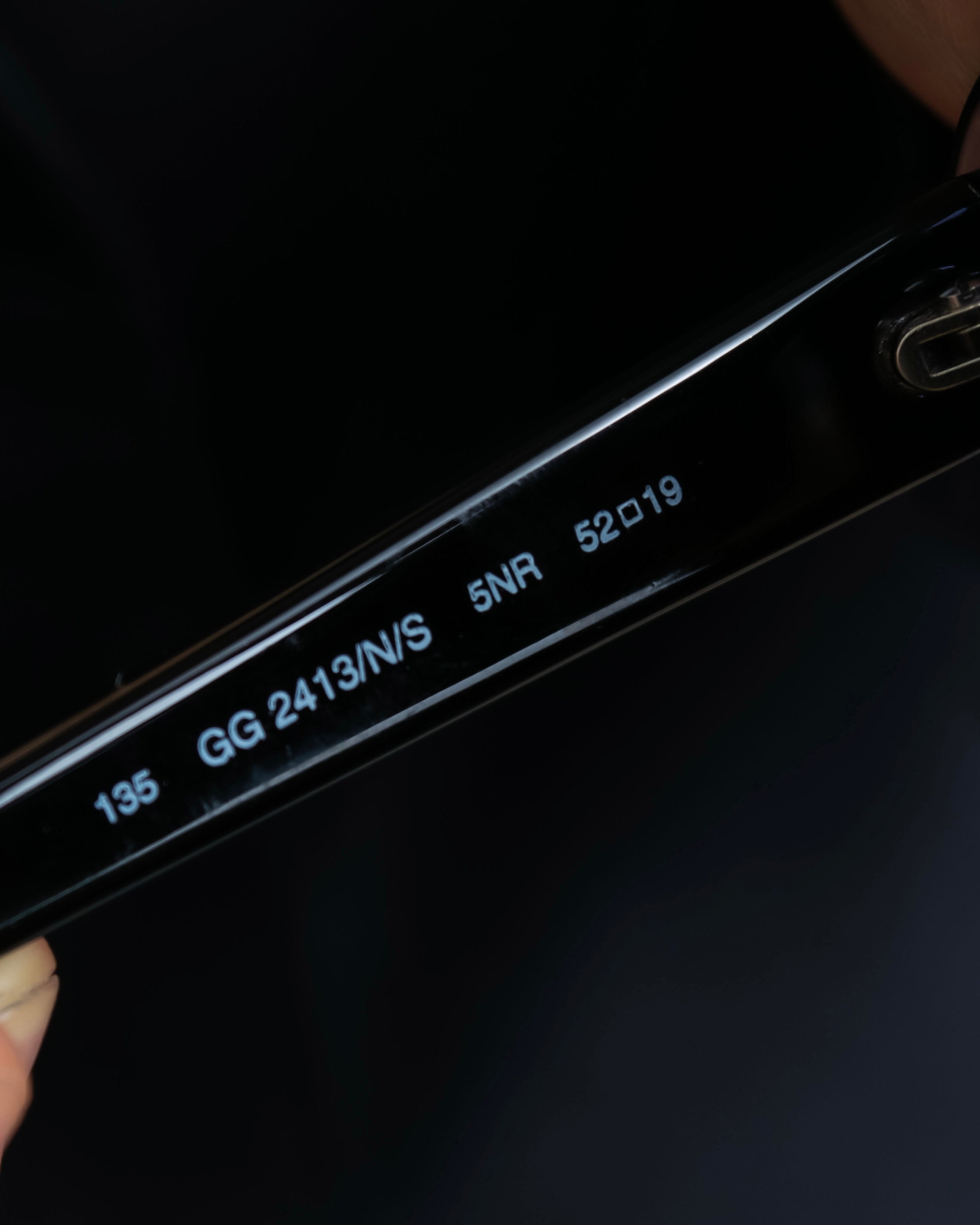 "GUCCI" Logo engraved oval sunglasses