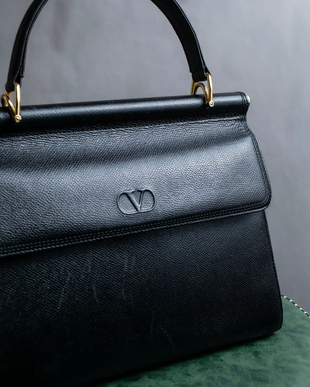 "VALENTINO" Garavani gold metal design leather hand bag