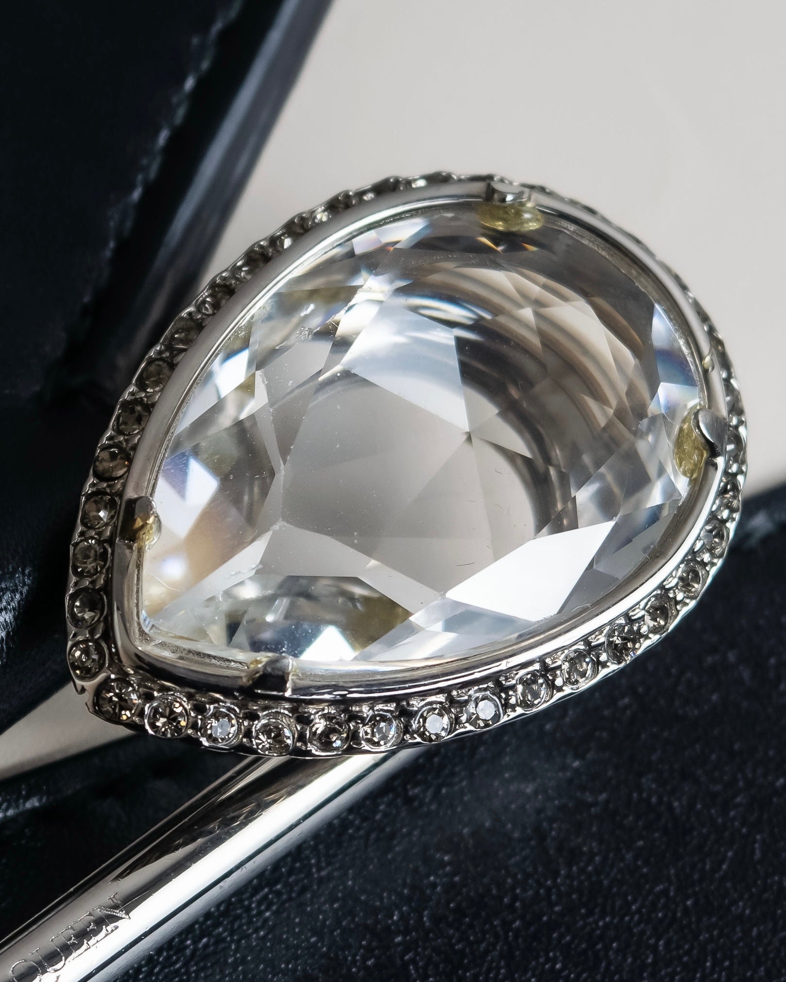 "Alexandar McQueen" Two-tone crystal clasp leather shoulder wallet