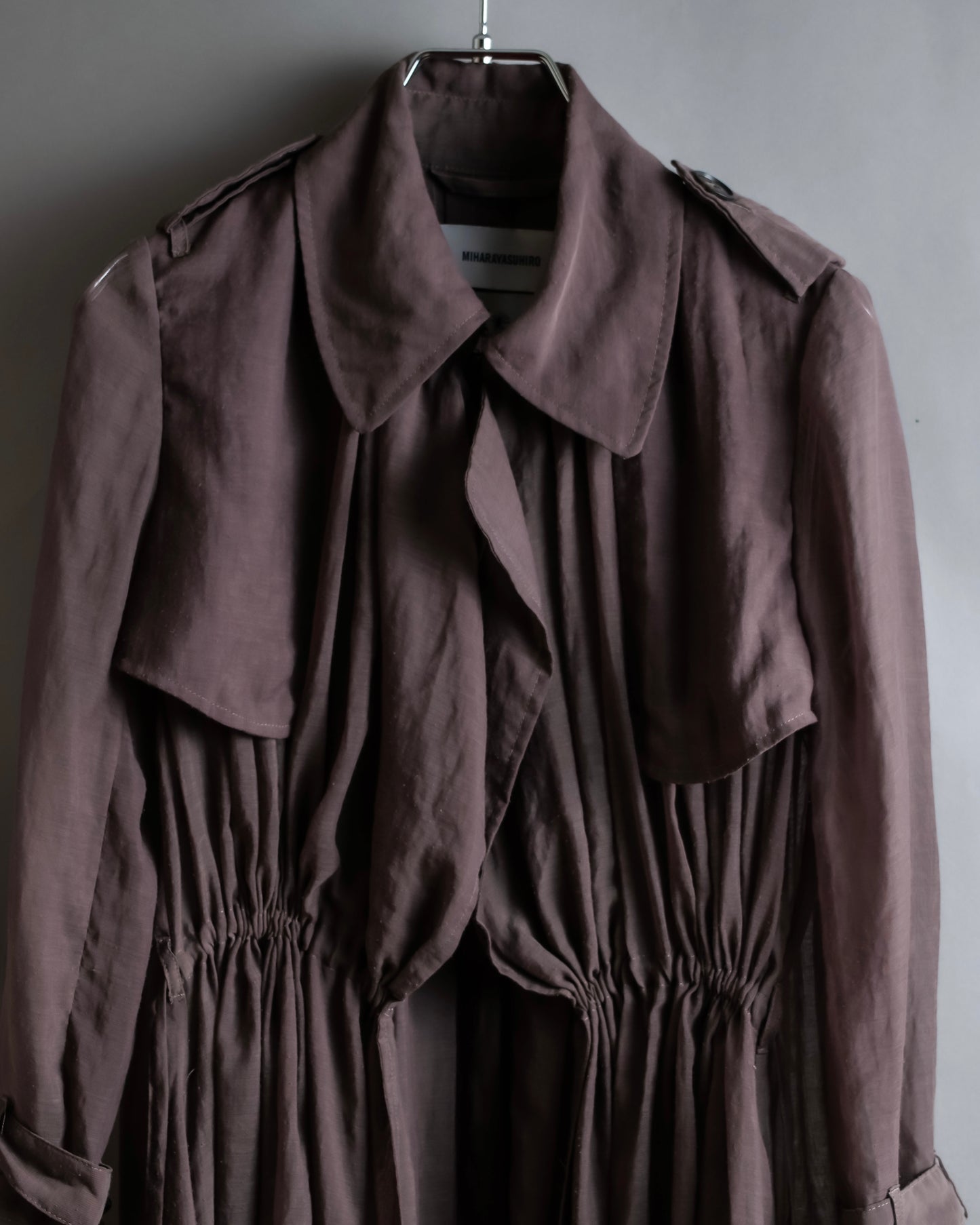 "MIHARA YASUHIRO" Drawstring design trench coat