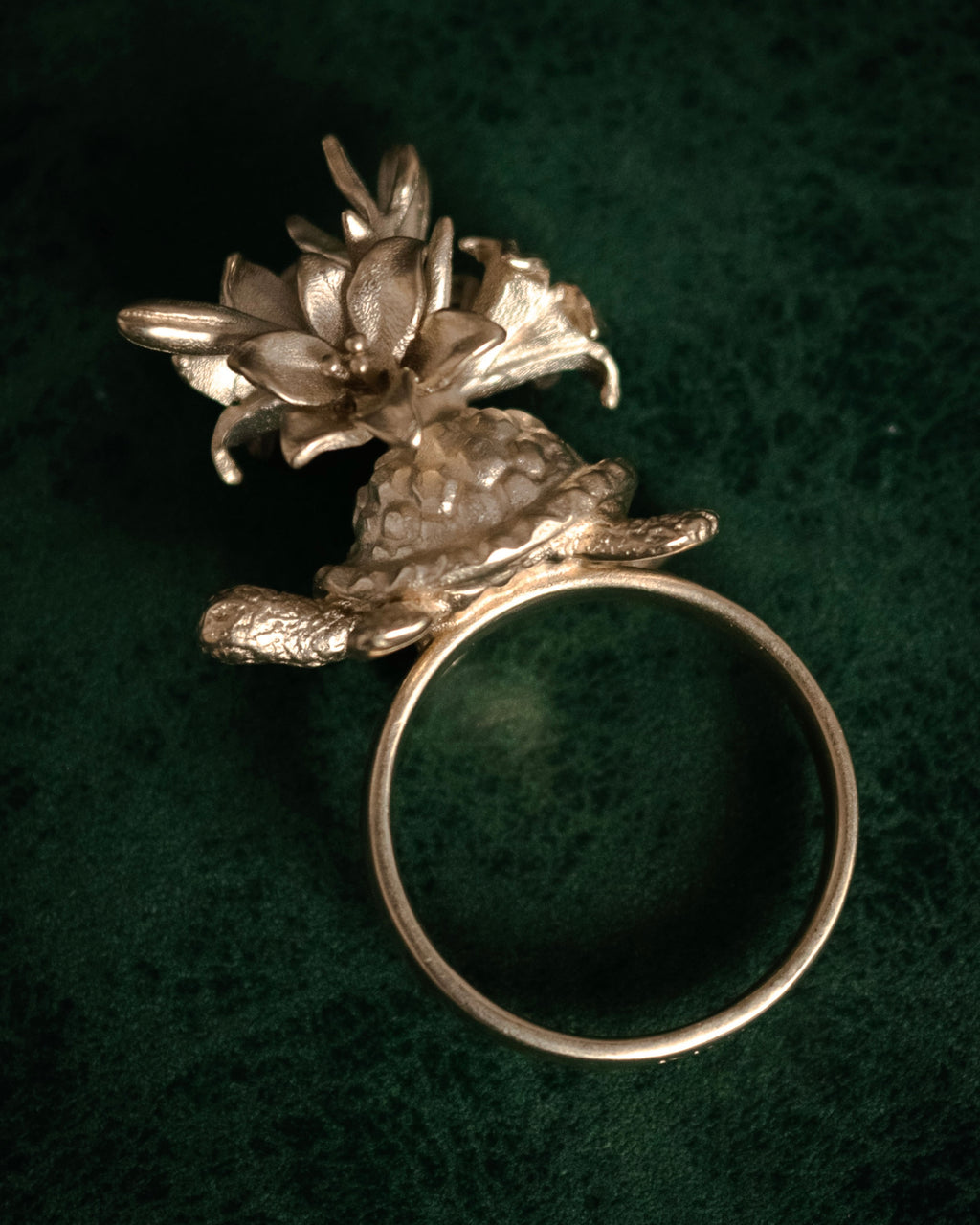 “DIOR” 2010’s sculptural turtle floral motif ring