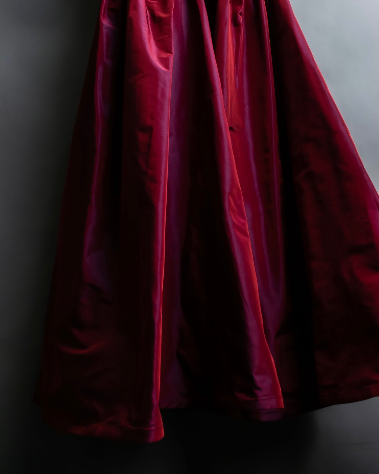 "TADASHI SHOJI" Beautiful color gathered design dress