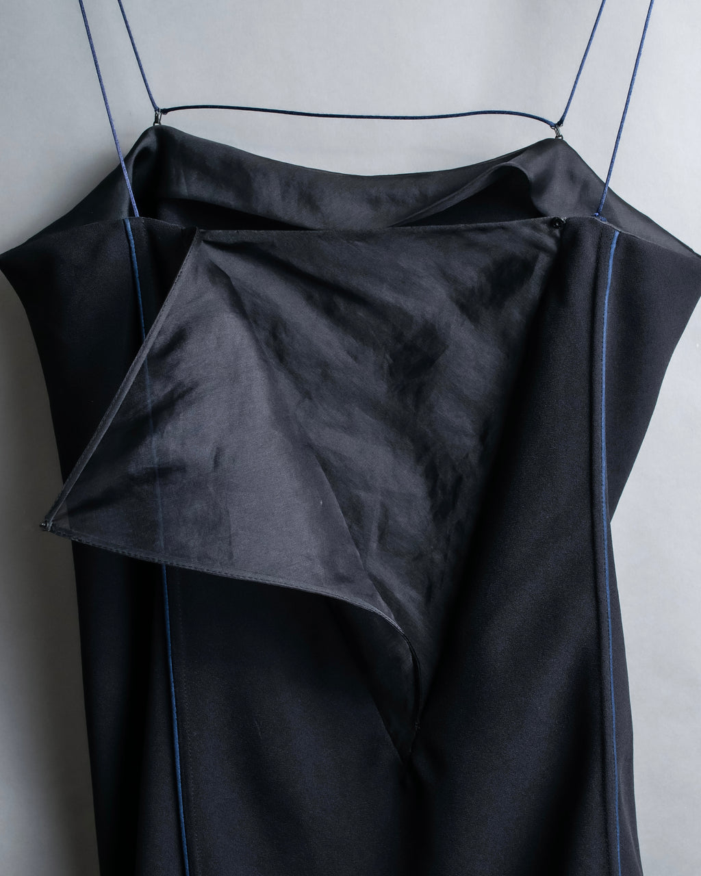 "BALENCIAGA" Piping material switching camisole
