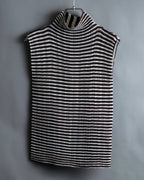 “ISSEY MIYAKE” pleats designed no sleeves high neck top