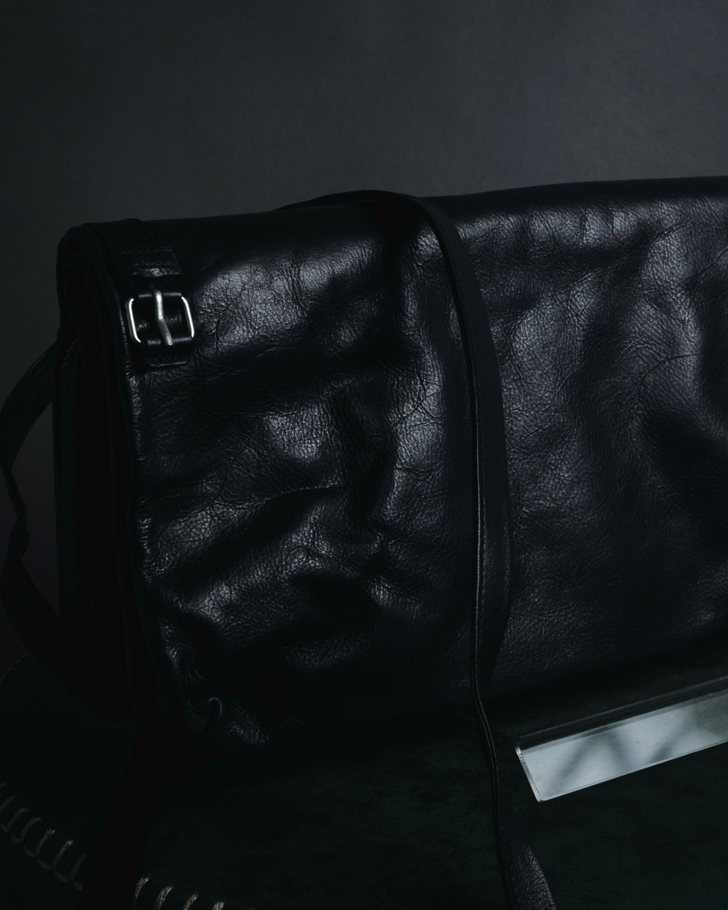 –SPECIAL– "ANN DEMEULEMEESTER" 2010-2013 Transformable roll-top vitello leather bag