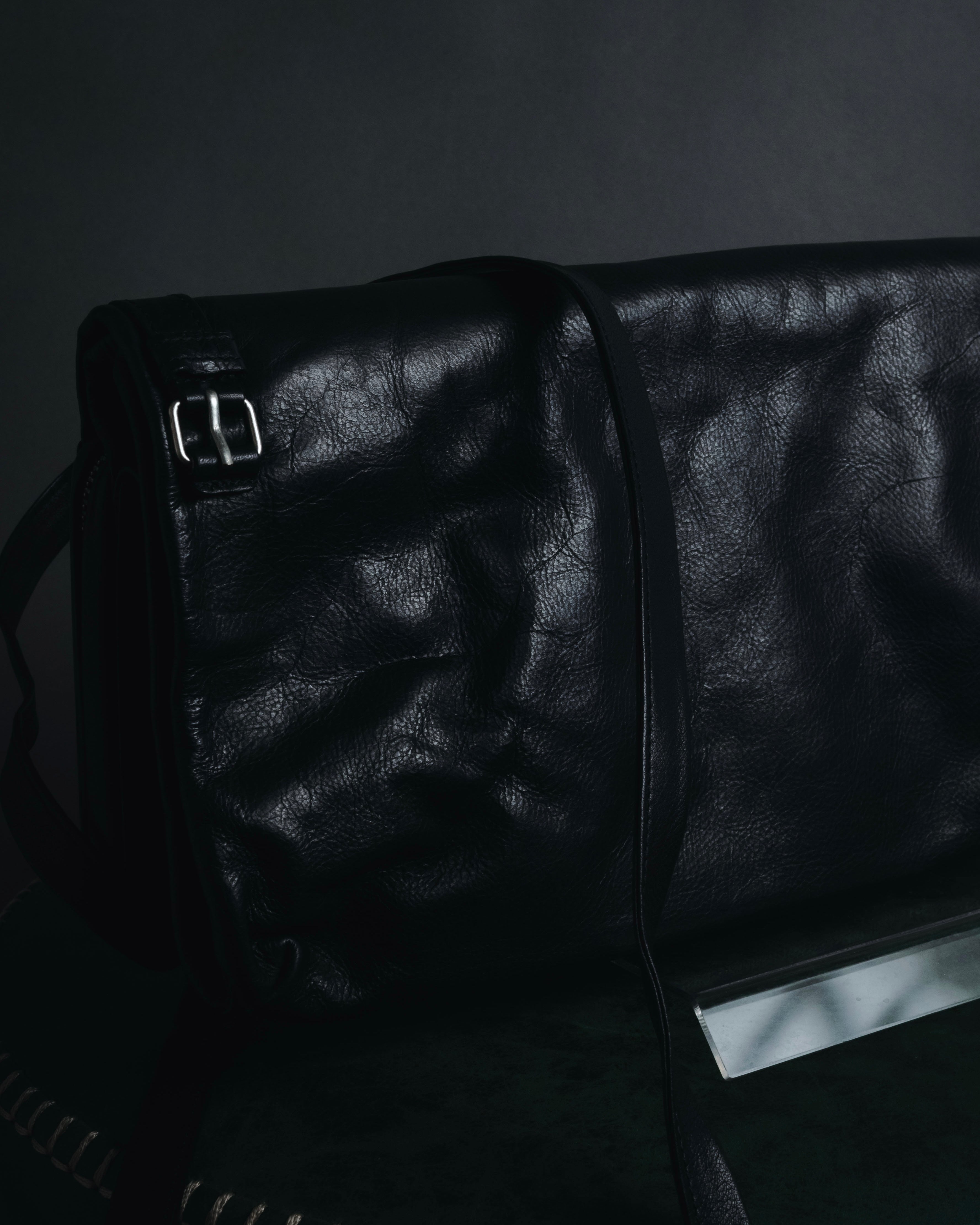 –SPECIAL– "ANN DEMEULEMEESTER" 2010-2013 Transformable roll-top vitello leather bag
