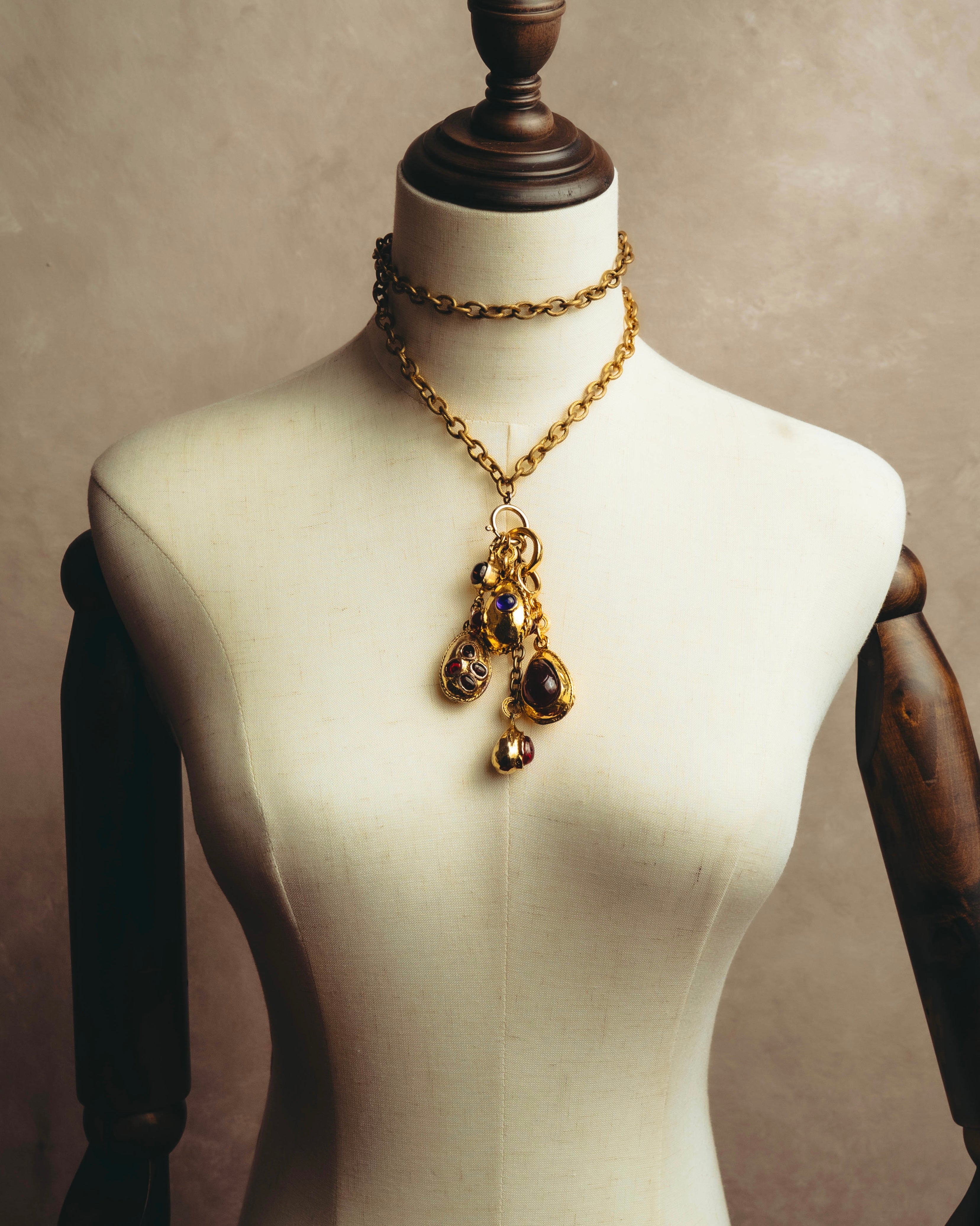 -SPECIAL - “CHANEL” 70’s-80’s Gripoix glass cabochon charm sautoir necklace