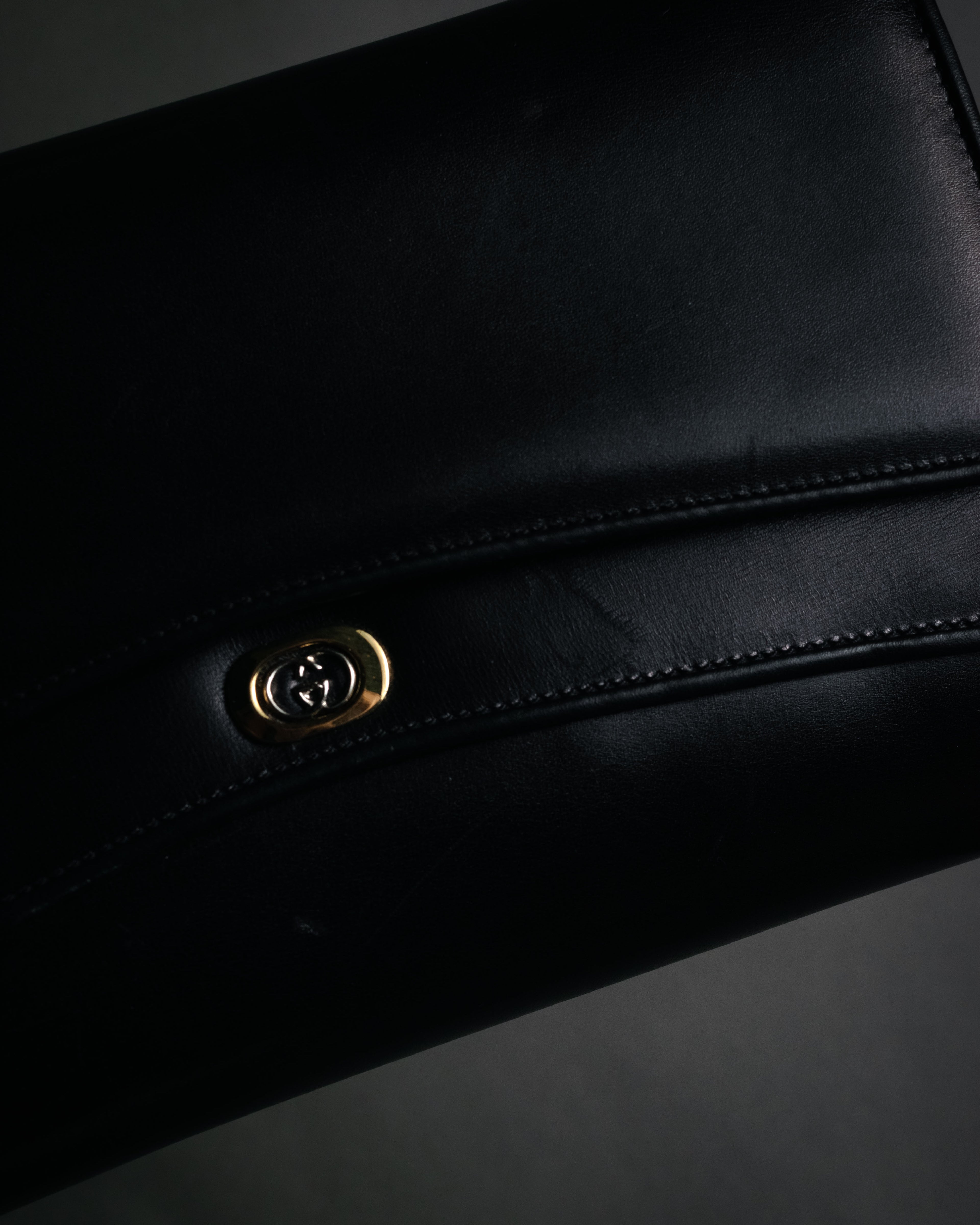 "GUCCI" 70’s-80’s Crest logo leather shoulder bag